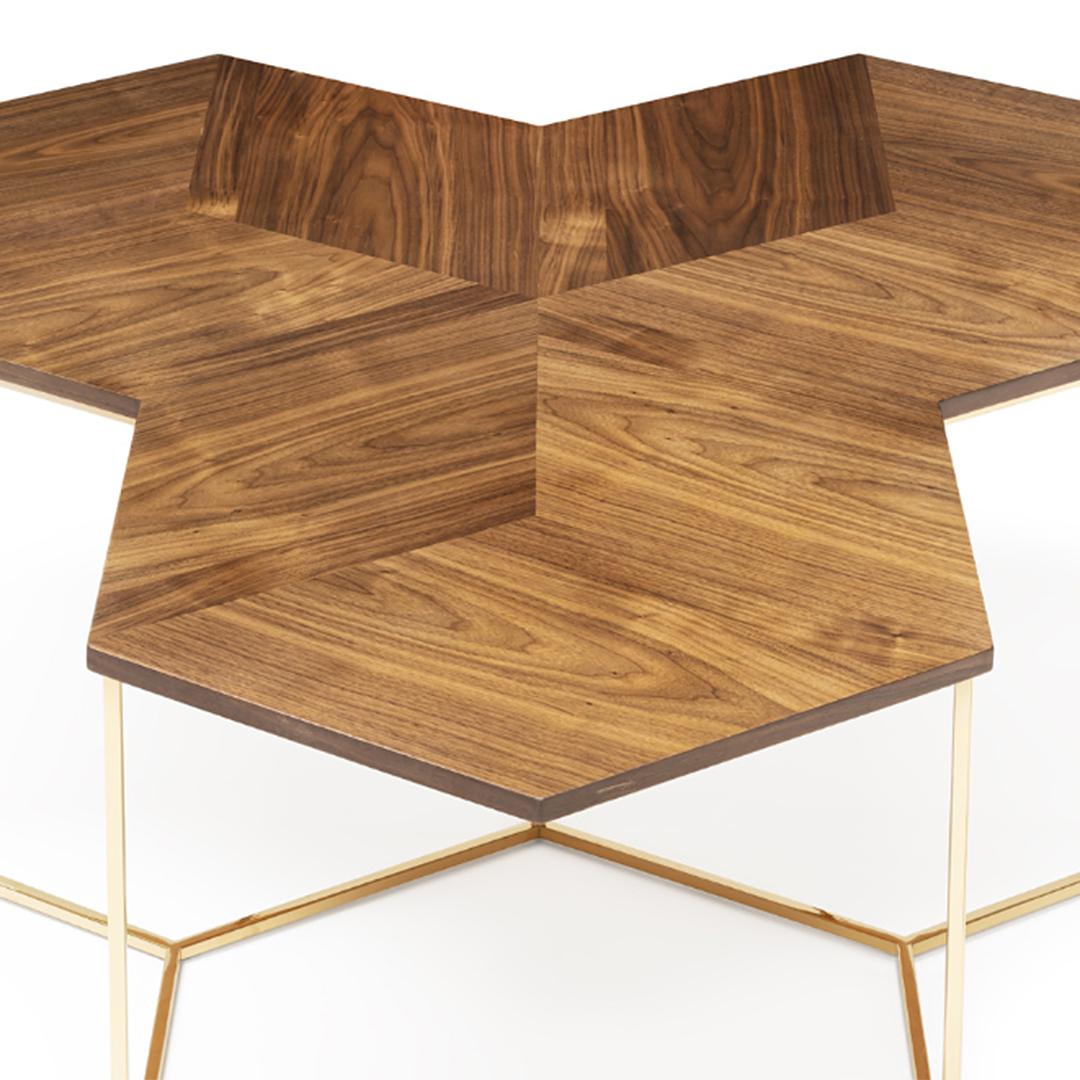 Table basse Bumble Nest avec base en finition or Neuf - En vente à Paris, FR