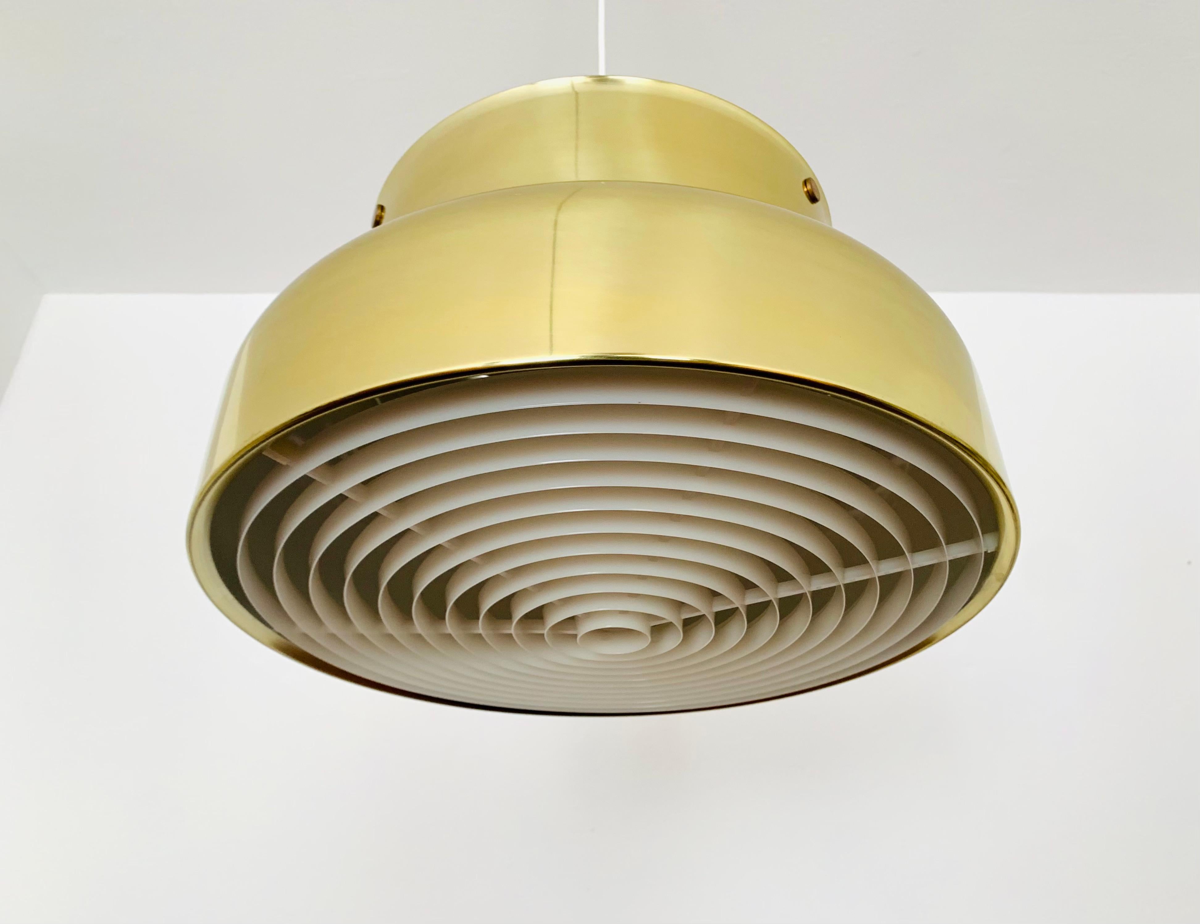 Milieu du XXe siècle Lampe suspendue Bumling par Anders Pehrson pour Ateljé Lyktan en vente