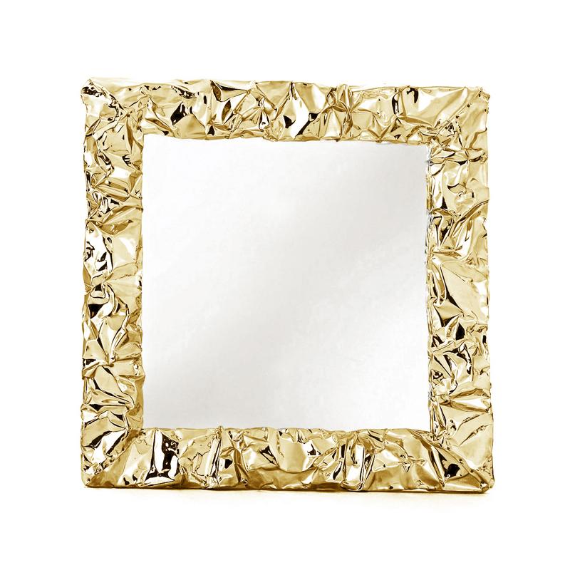 Mirror Bumpy with hand-strained polished
aluminum frame in gold finish. With mirror glass.
L 80 x D 8 x H 190 cm, price: 5800,00€.
Also available in chrome finish.
Also available in:
L 100 x D 8 x H 100 cm, price: 6500,00€.
L 130 x D 8 x H 130 cm,