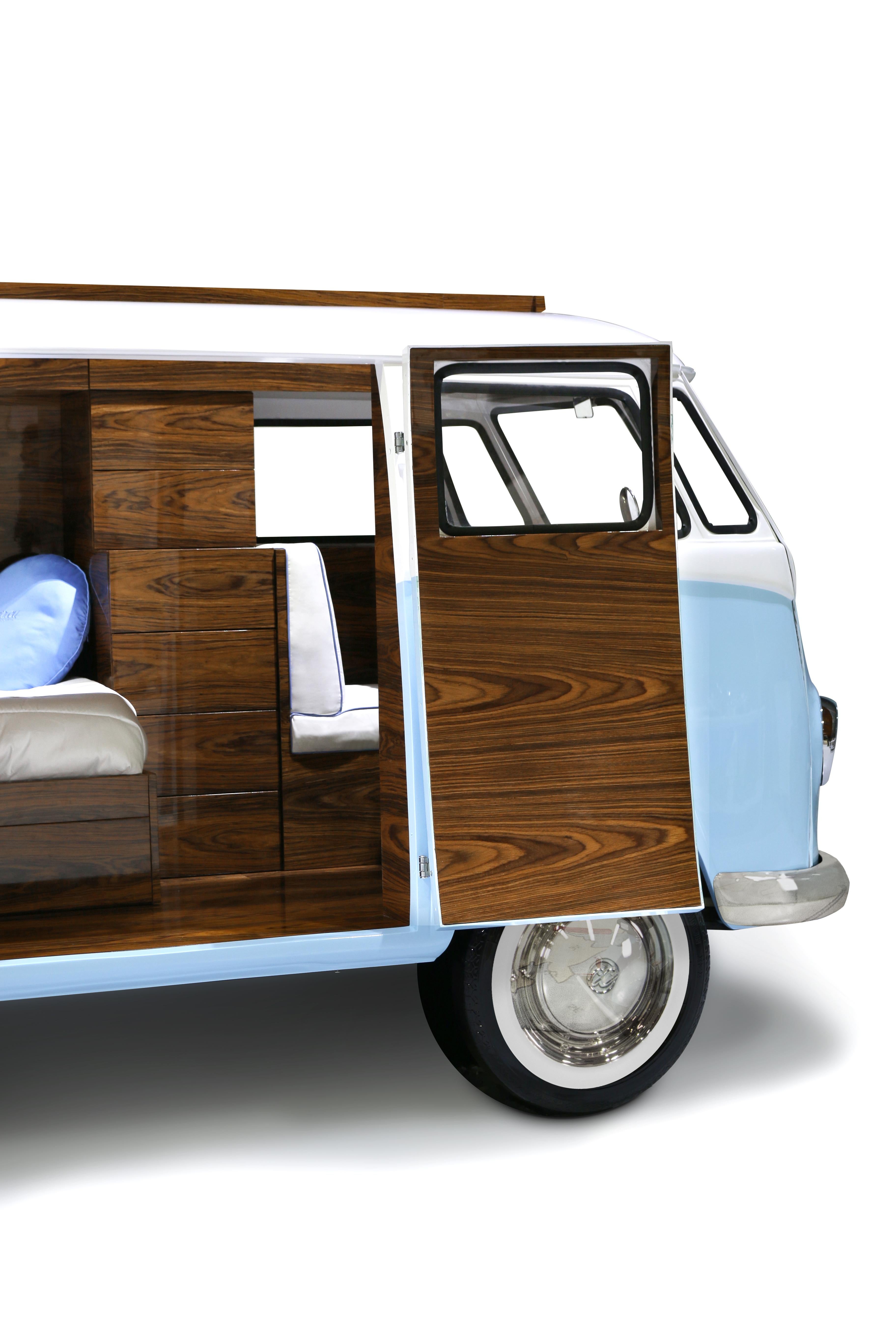 Chrome Bun Van Kids Bed in Glossy Varnish by Circu Magical Furniture For Sale