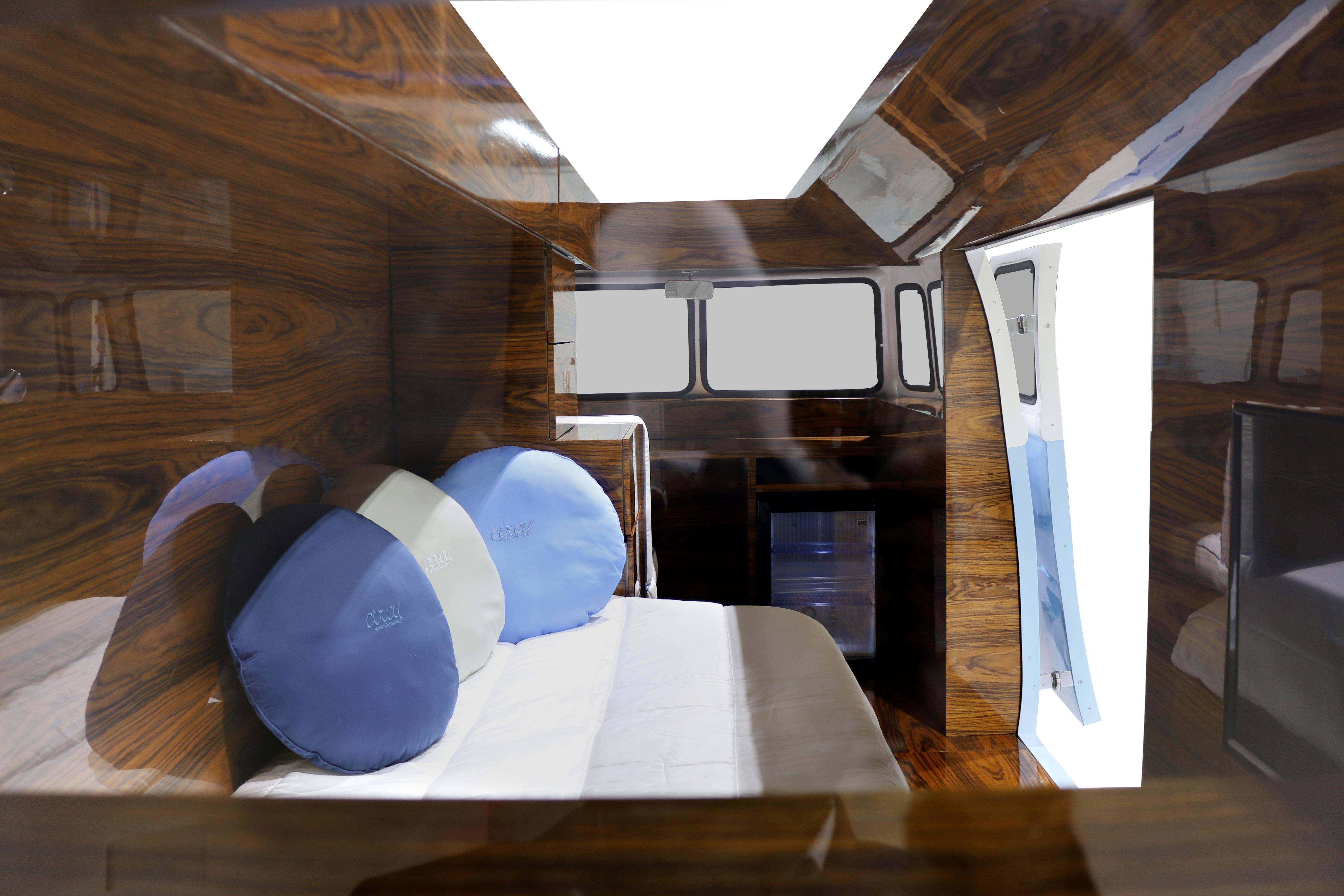 Bun Van Kids Bed in Glossy Varnish by Circu Magical Furniture For Sale 4