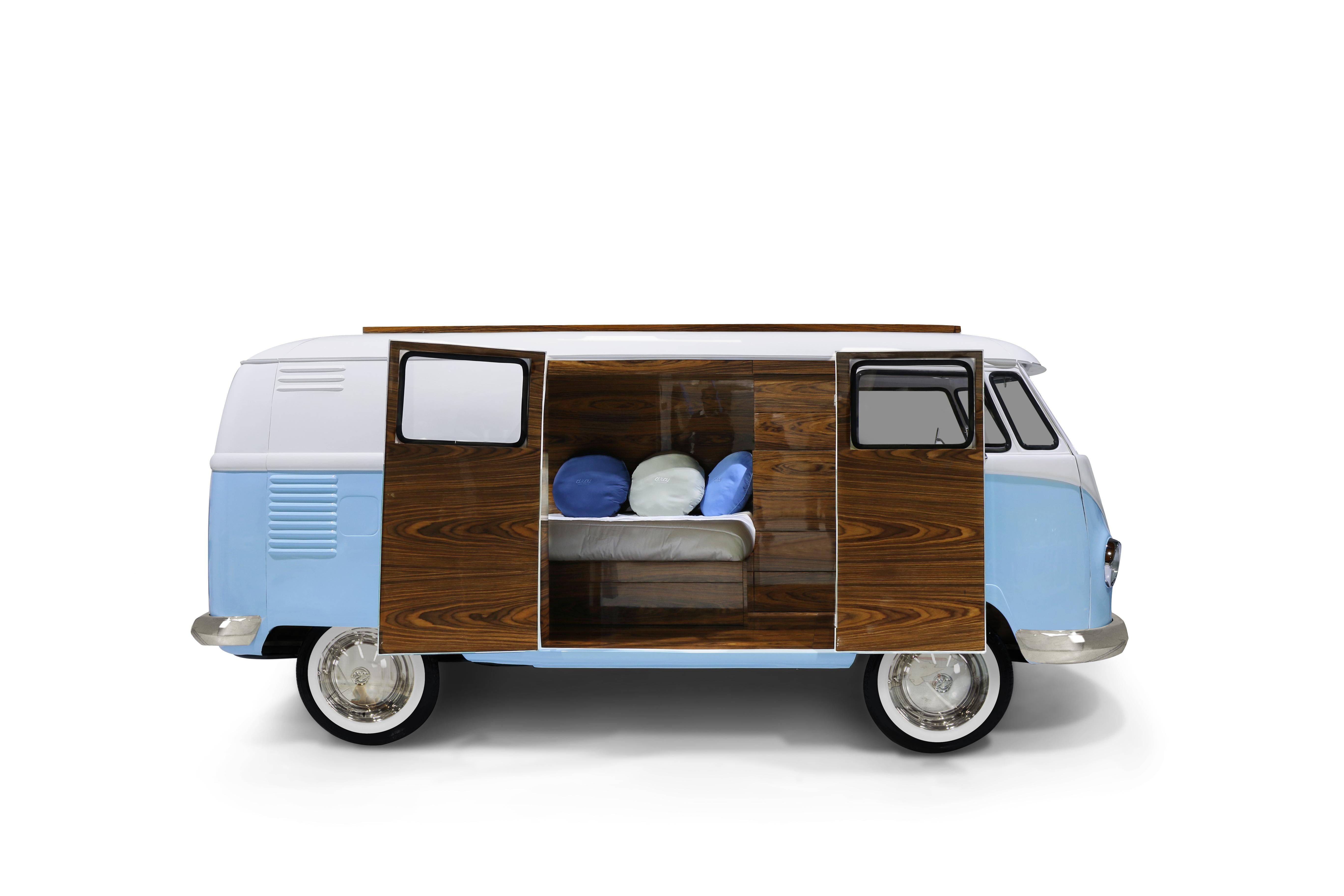 Modern Bun Van Kids Bed in Glossy Varnish by Circu Magical Furniture For Sale