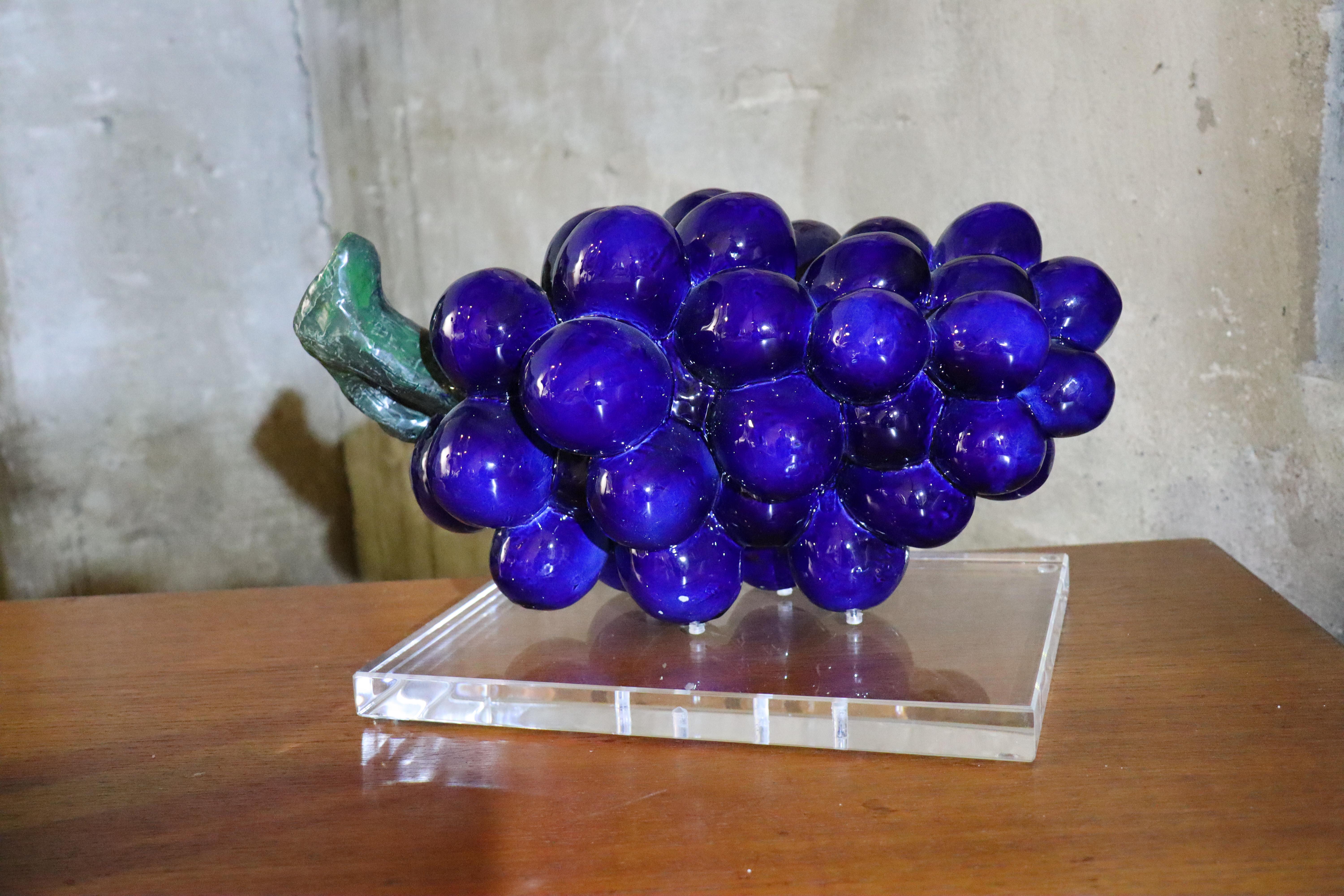 Blaue Weintraube, Keramik von Hans Hedberg, Biot, Frankreich im Zustand „Gut“ im Angebot in Stockholm, SE