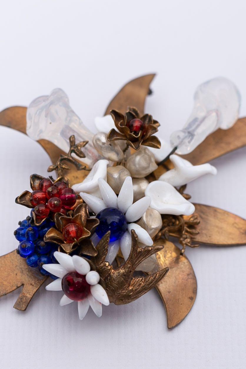 Women's or Men's Bunch of Flowers Brooch in Gilded Metal and Glass Paste For Sale