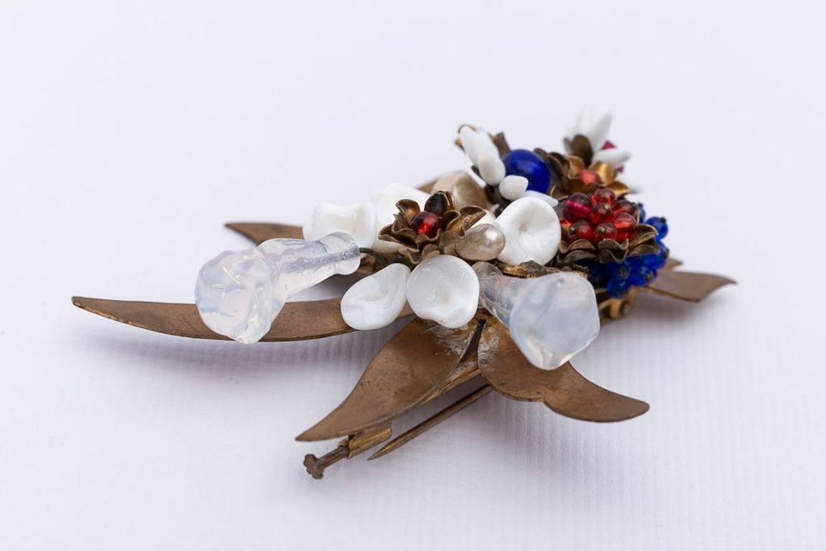 Bunch of Flowers Brooch in Gilded Metal and Glass Paste For Sale 1