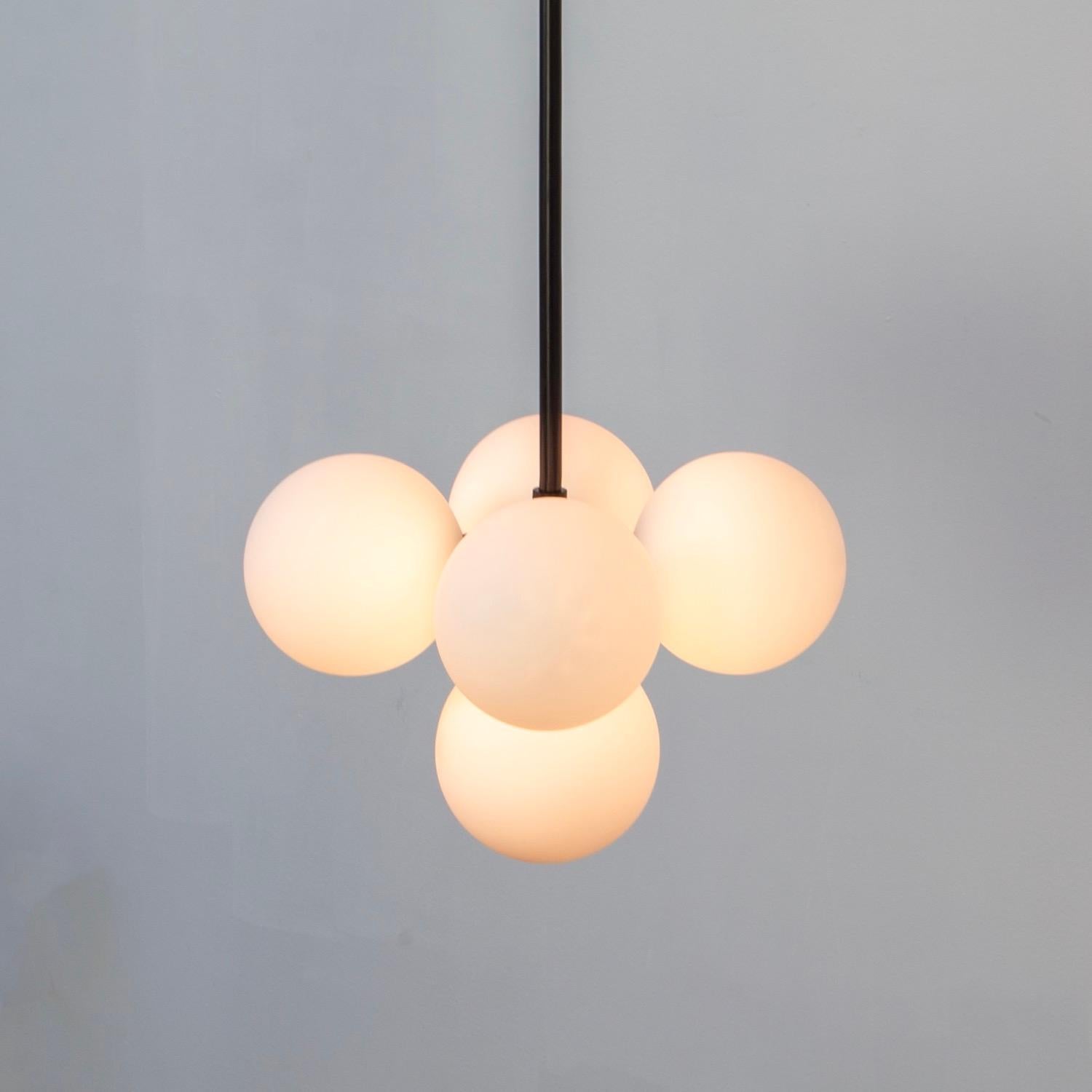 Américain Pendentif Bunch, par RESEARCH Lighting, noir, globe en verre de 5 po, modèle de plancher en vente