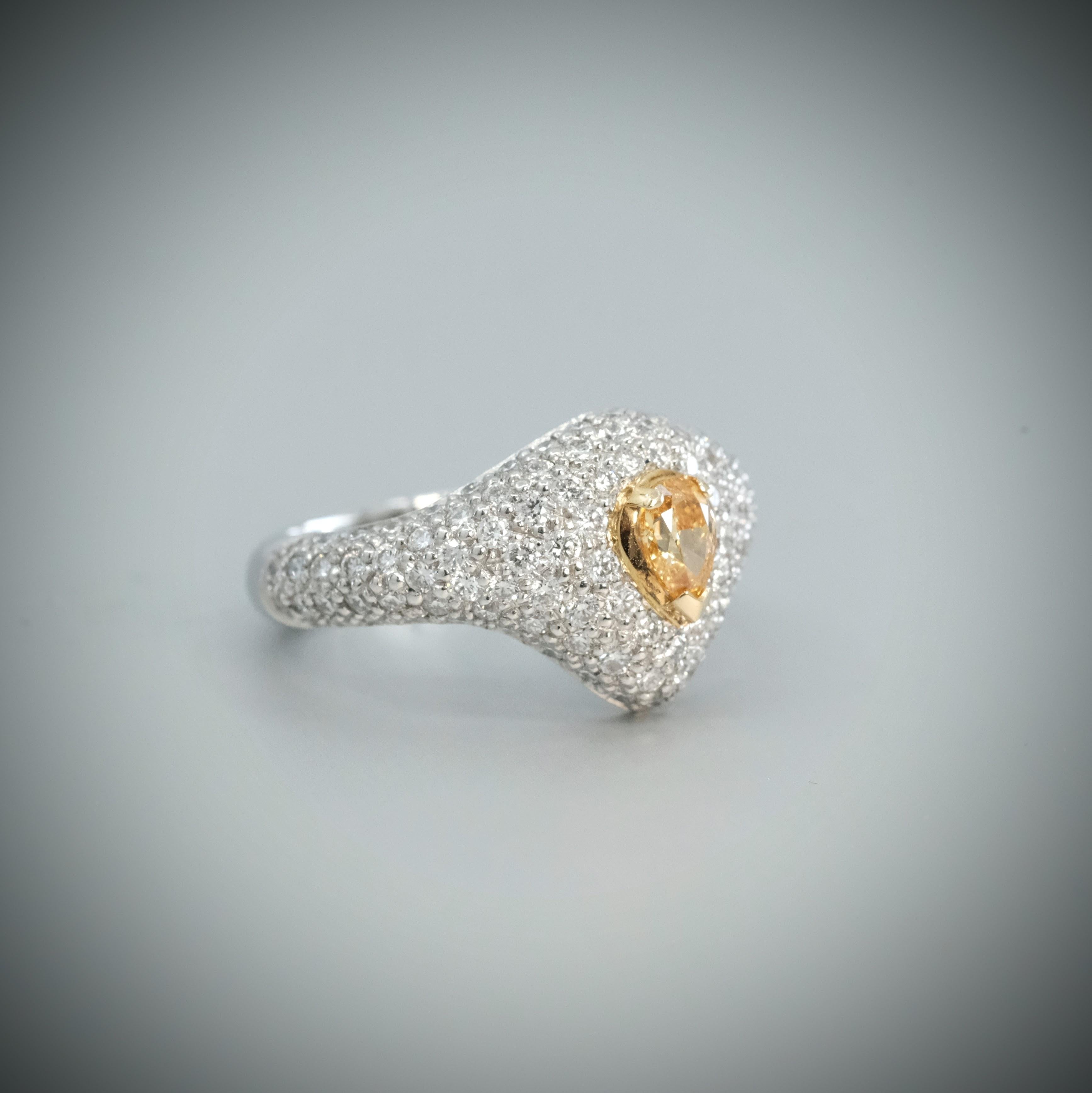 BUNDA 0.36ct Fancy intense yellow Diamond and 1.69cts Diamonds ring in 18k gold In New Condition In SYDNEY, AU