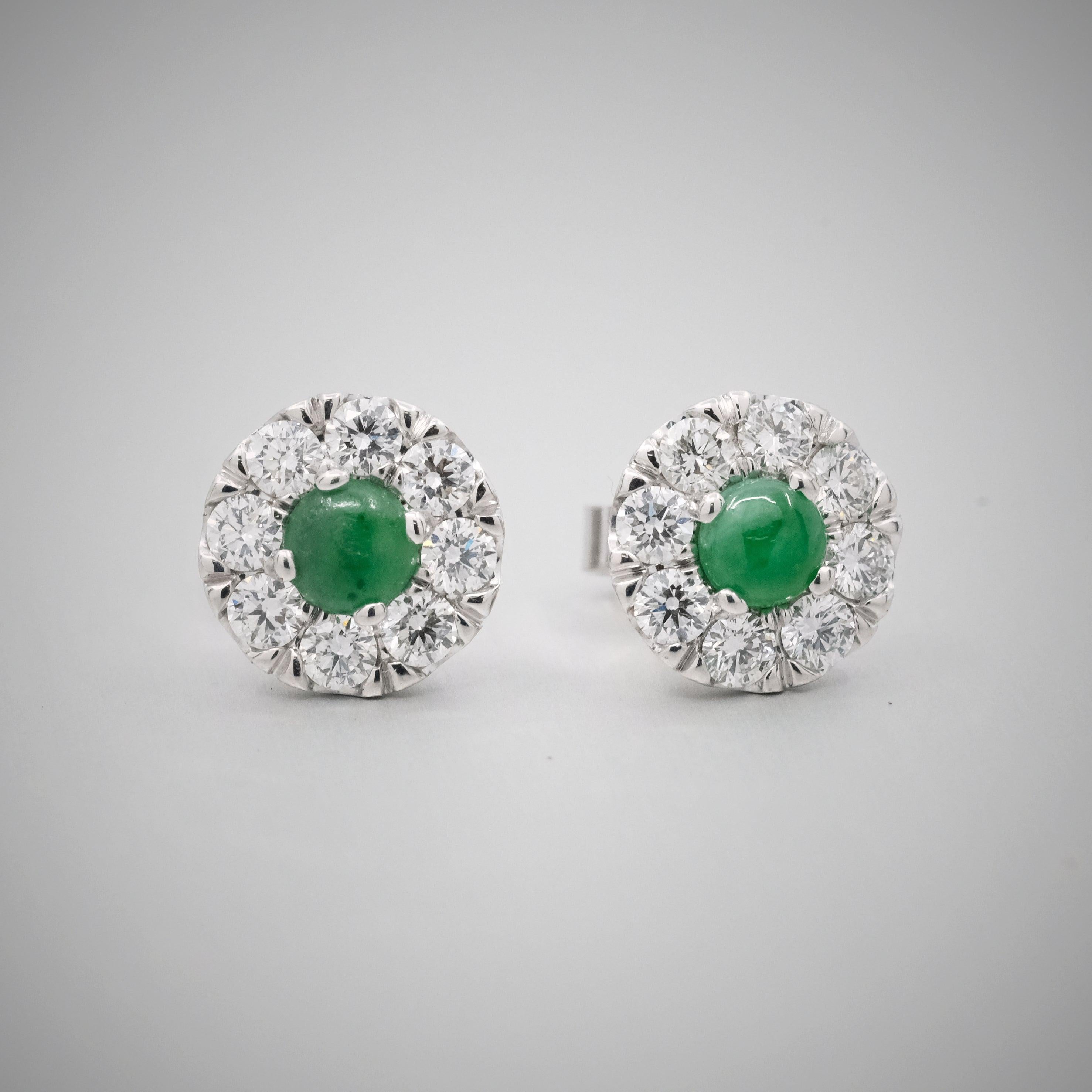 Orecchini con perno di giada da 0,91 ct e diamanti da 1,36 ct in oro bianco 18 ct BUNDA In condizioni Nuovo in vendita a SYDNEY, AU