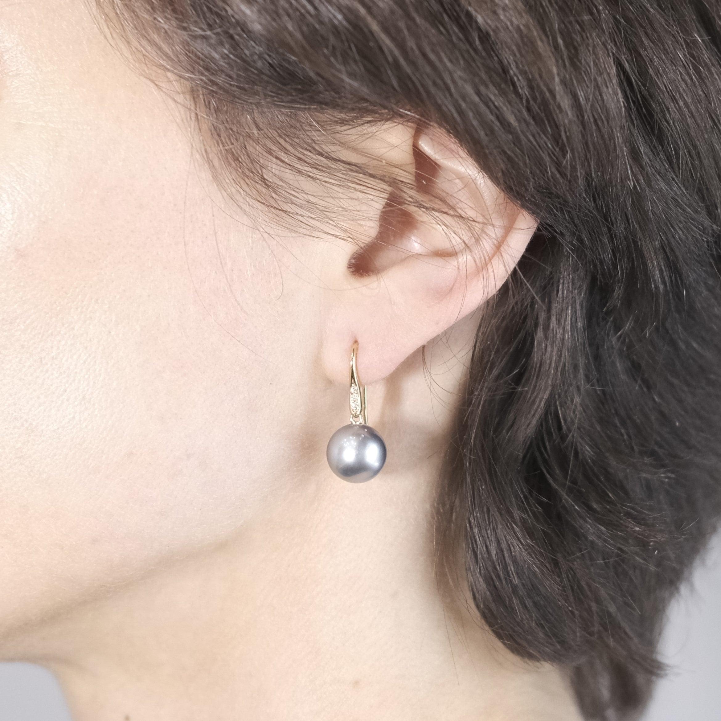 Round Cut BUNDA 10-11mm Tahitian Pearl and Diamonds drop earrings, 18k yellow gold For Sale