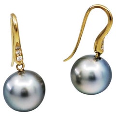BUNDA Boucles d'oreilles pendantes en or jaune 18 carats, perles de Tahiti de 10-11 mm et diamants