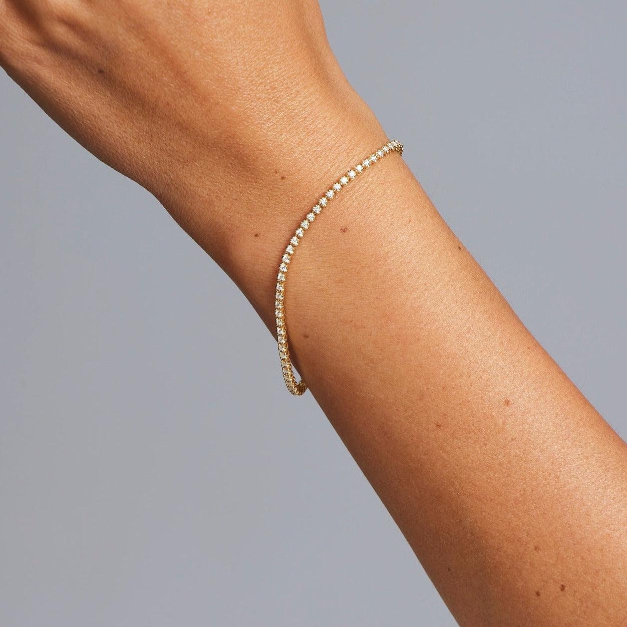 BUNDA Pulsera de tenis de oro amarillo de 18 quilates con 1,08 quilates de diamantes Corte redondo en venta