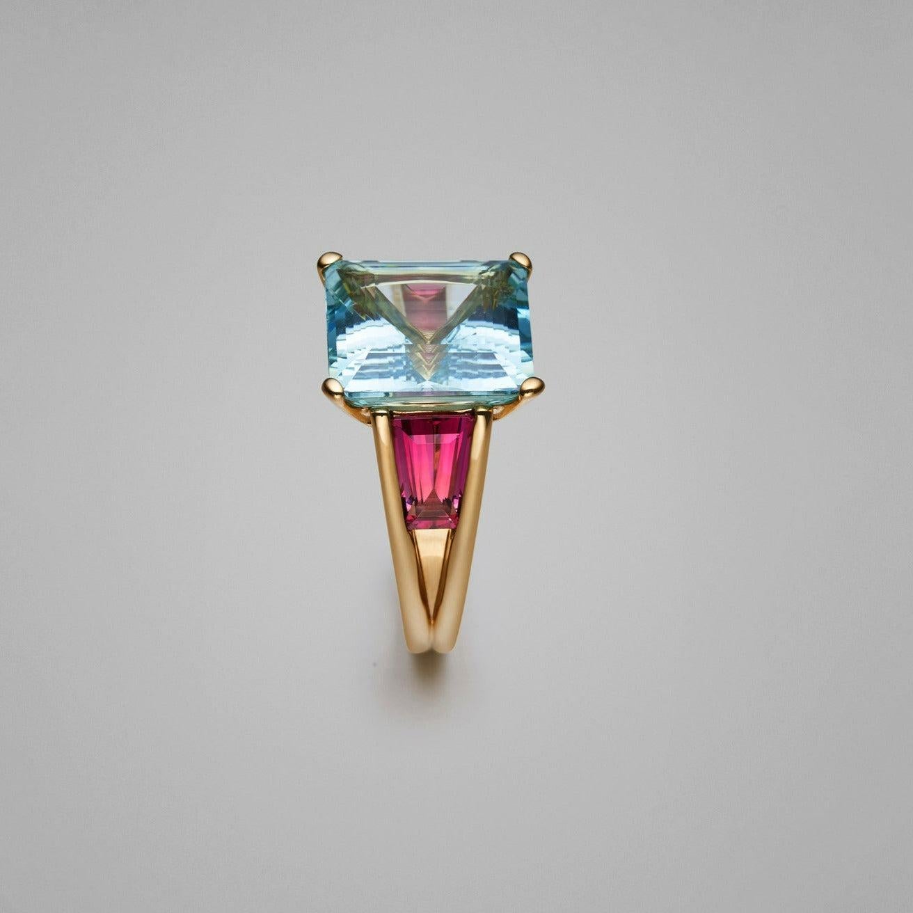 Asscher Cut BUNDA 11.05ct Aquamarine and 2.95cts Tourmalines Ring in 18k yellow gold For Sale