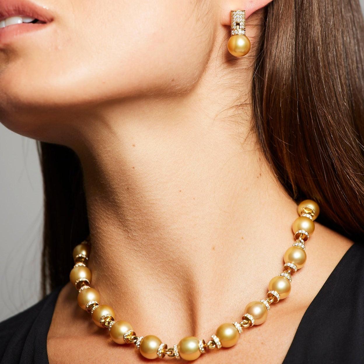 BUNDA Pendientes de perlas cultivadas doradas del mar del sur de 11,56-12,51 mm Oro amarillo de 18k en Nuevo estado para la venta en SYDNEY, AU