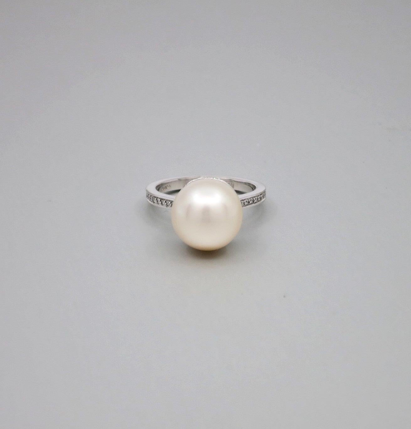 BUNDA 11.6mm South sea Pearl and Diamonds Ring in 18k white gold In New Condition In SYDNEY, AU