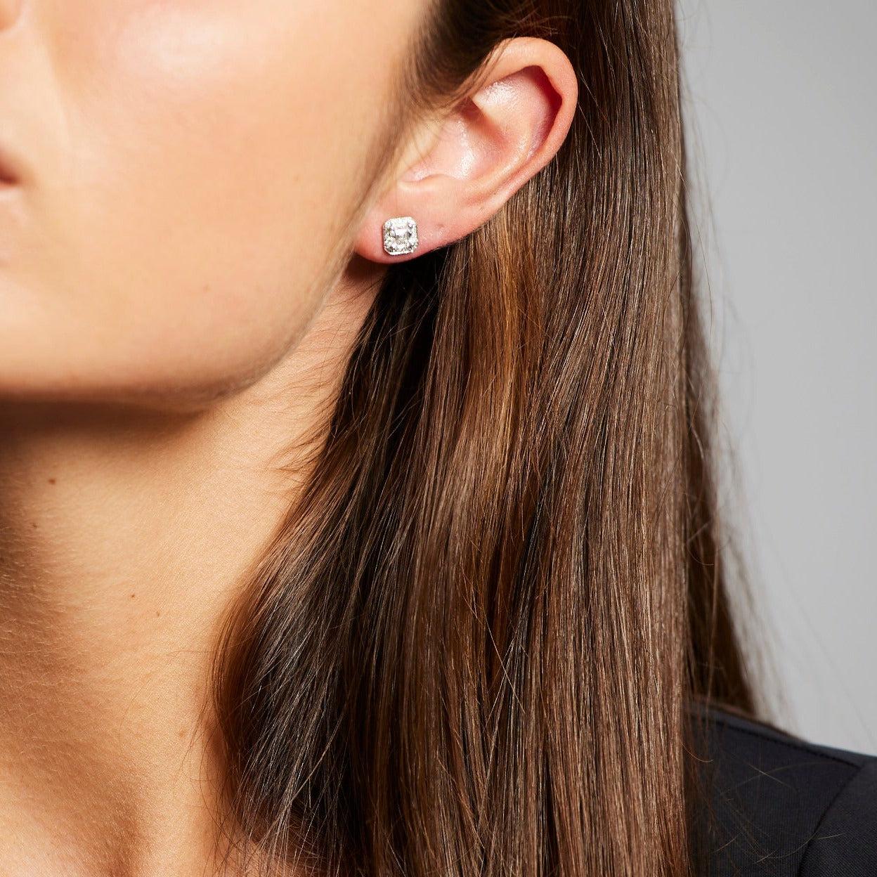 Round Cut BUNDA 1.19cts Diamonds ear studs in platinum. For Sale