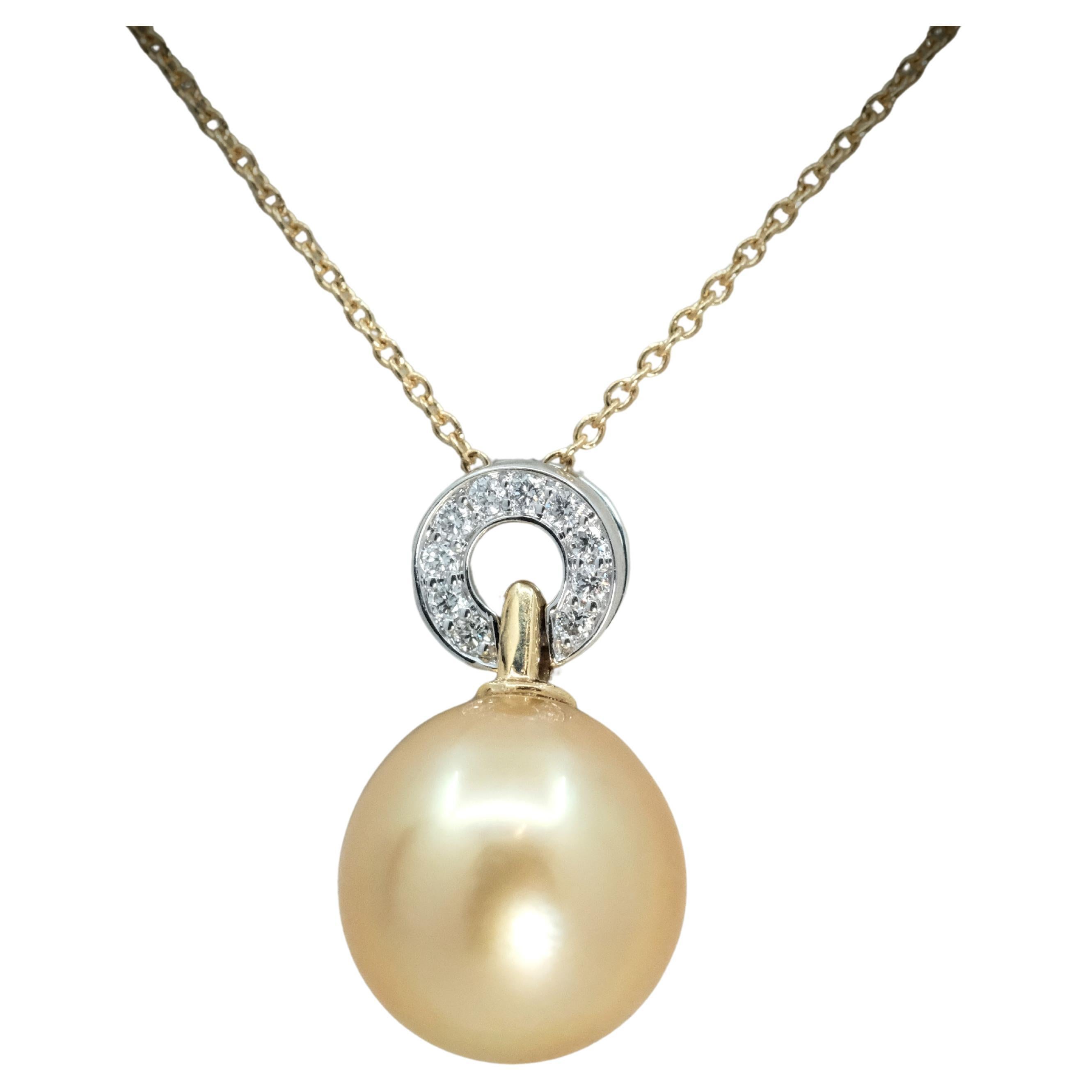 BUNDA Colgante dorado de 11 mm de perlas del mar del sur y diamantes en oro de 18 quilates
