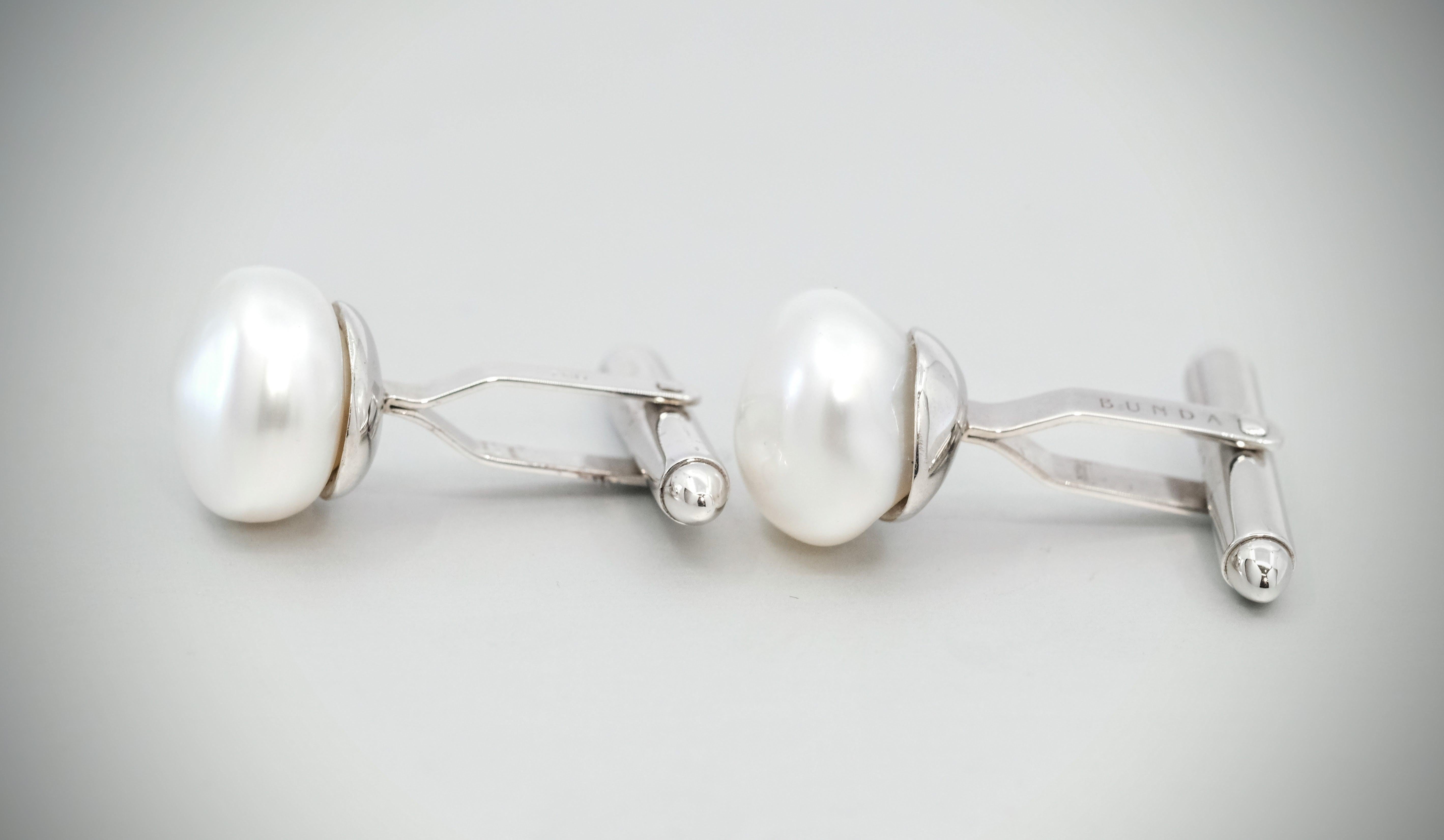 BUNDA 12.8-12.9mm white South Sea Pearl cufflinks, 18k white gold In New Condition For Sale In SYDNEY, AU