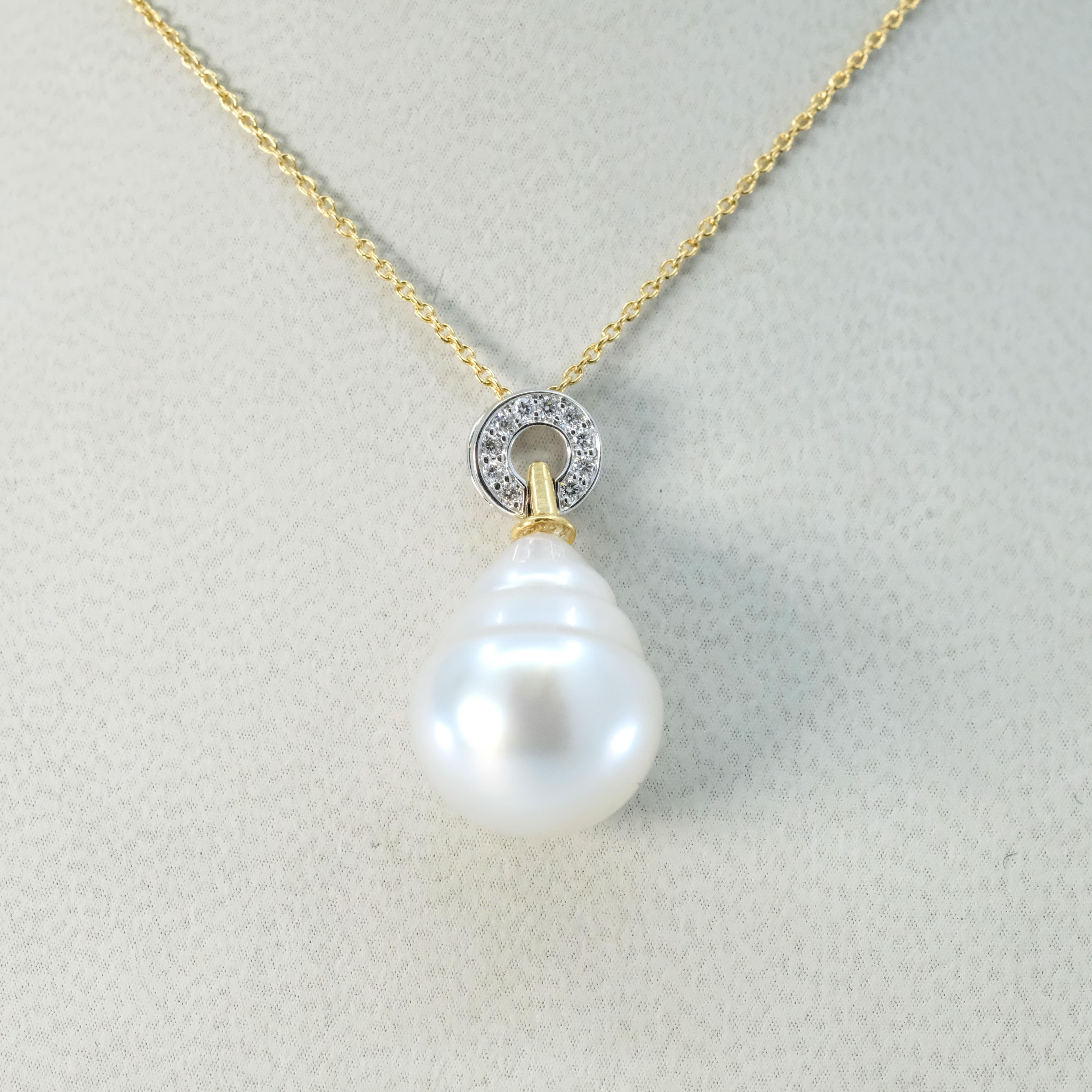 Colgante Bunda 13-17mm Perla del Mar del Sur y Diamantes en oro amarillo y blanco de 18k Corte redondo en venta