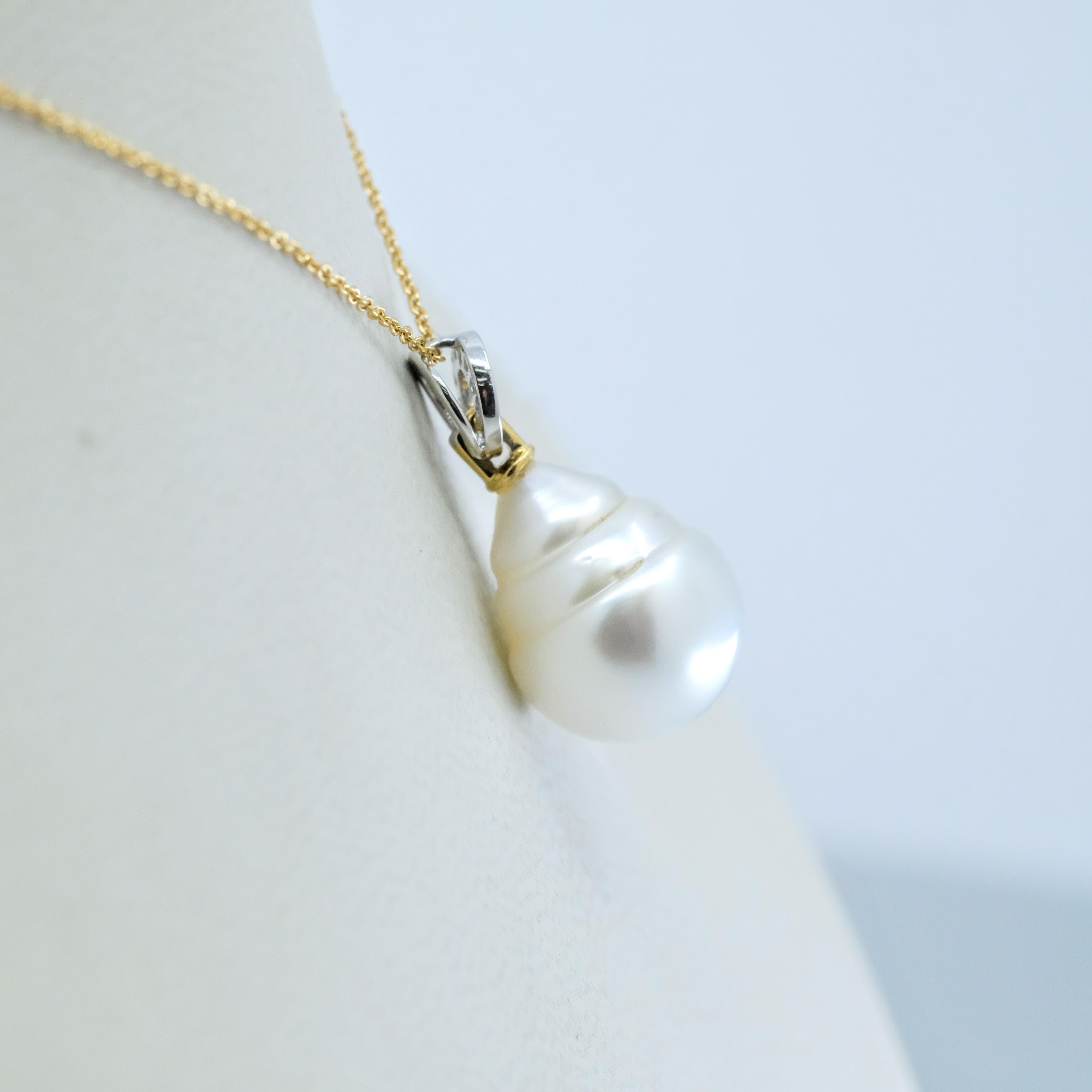 Colgante Bunda 13-17mm Perla del Mar del Sur y Diamantes en oro amarillo y blanco de 18k en venta 2