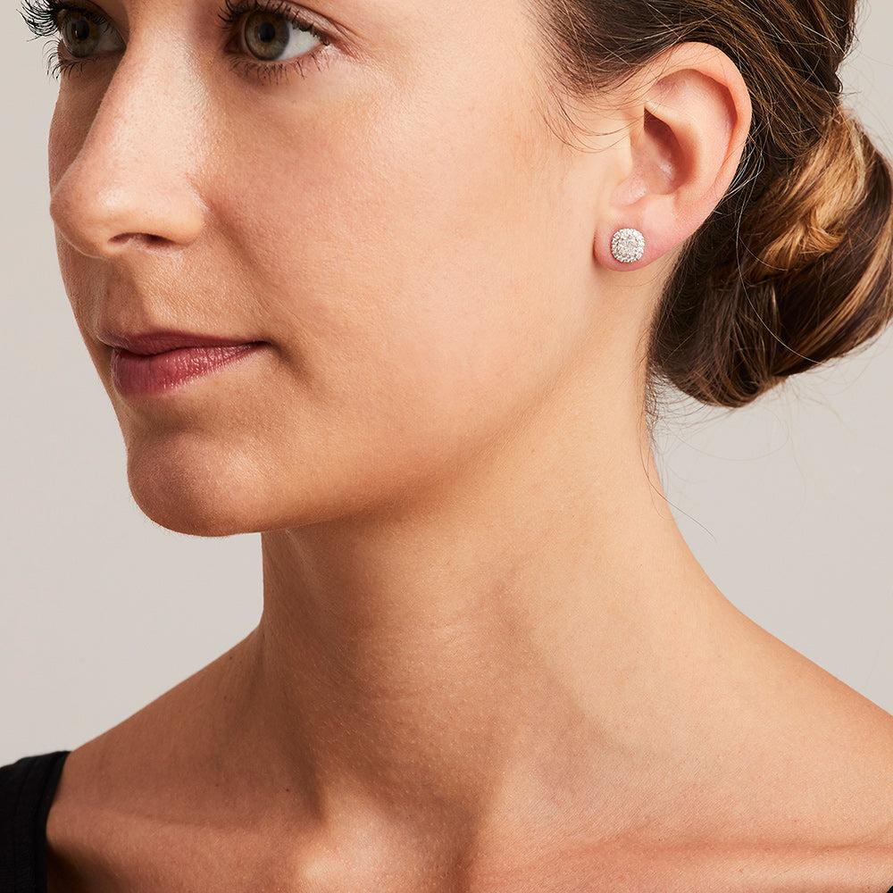 Round Cut BUNDA 1.36cts Diamonds ear studs in 18k white gold For Sale