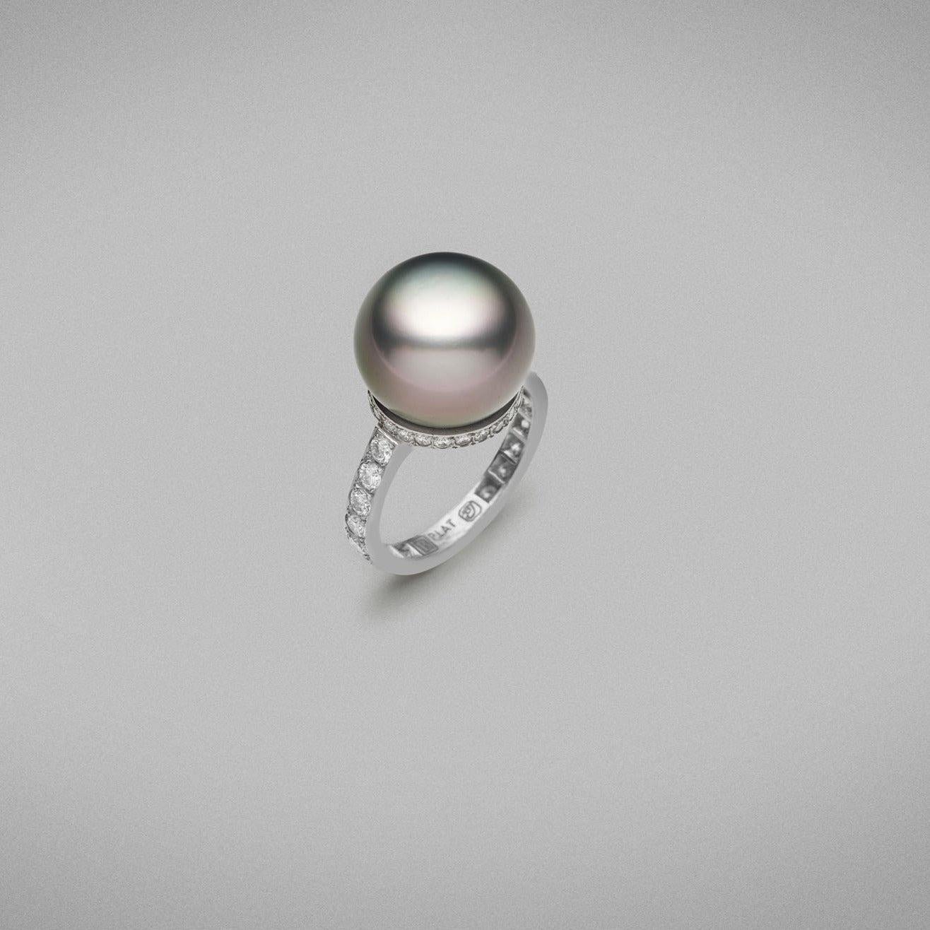 Anillo BUNDA de perla de Tahití de 14,8 mm y diamantes de 1,15 ct, en platino. Corte redondo en venta