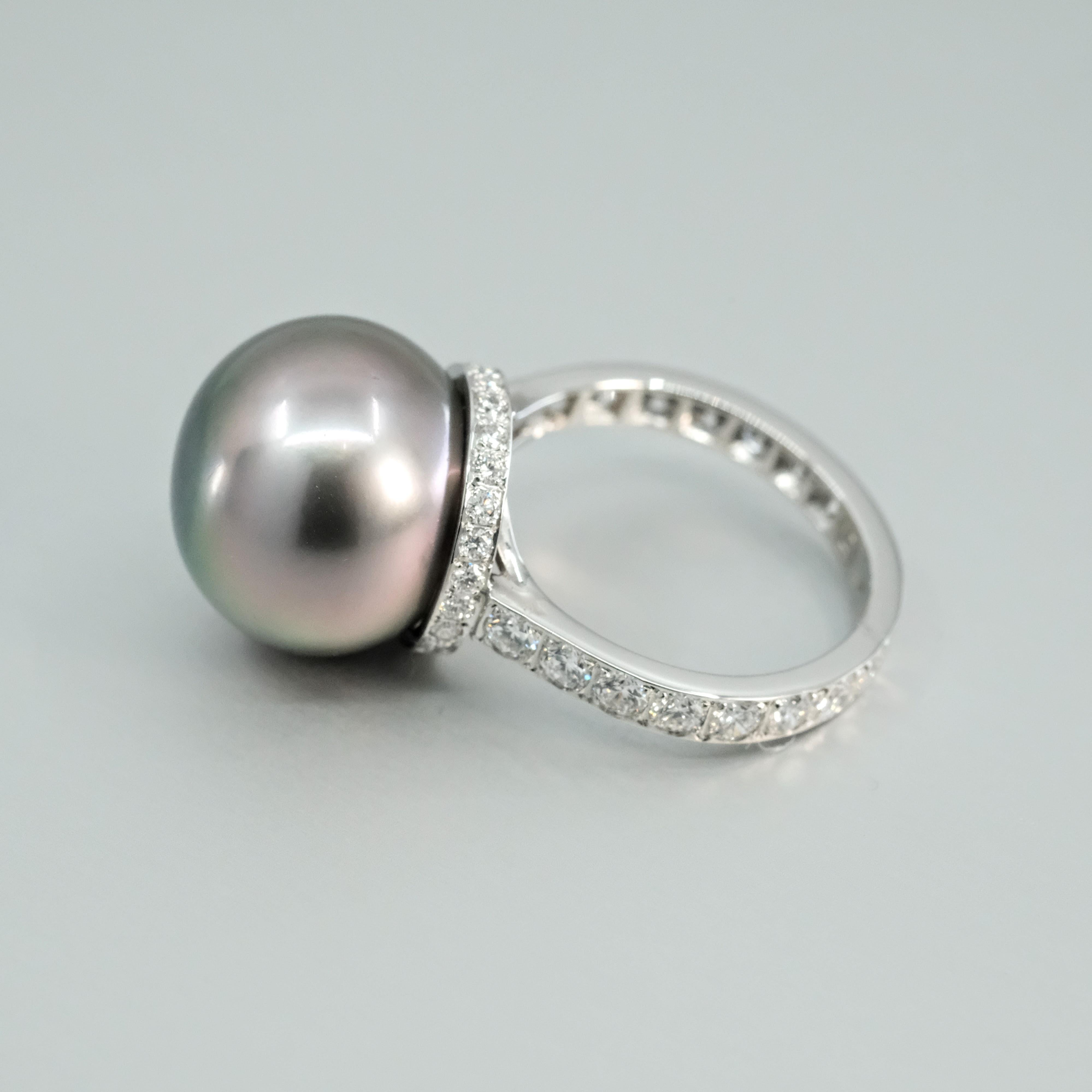 Femenino o masculino Anillo BUNDA de perla de Tahití de 14,8 mm y diamantes de 1,15 ct, en platino. en venta