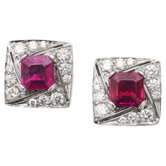 BUNDA 1,51 Karat burmesische Rubine und 0,36 Karat Diamant-Ohrringe aus 18 Karat Weißgold