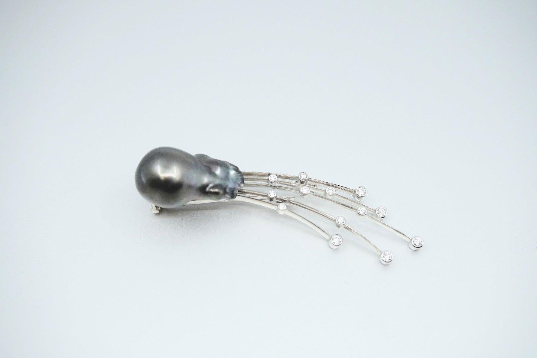 BUNDA 16.4mm Tahitian Pearl and 0.60ct Diamonds Brooch, 18k white gold For Sale 1