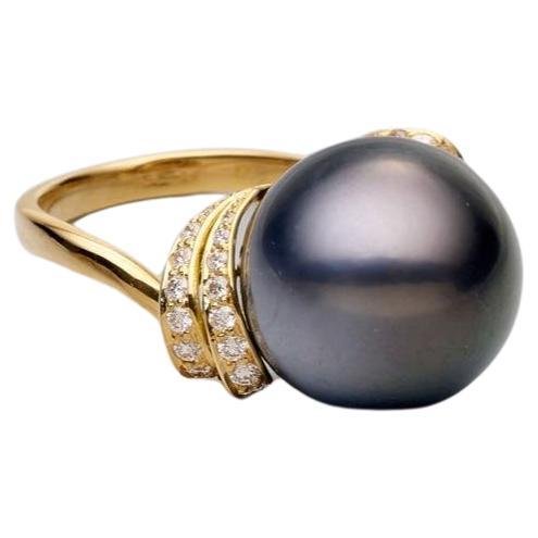 BUNDA 16.4mm Tahitian Pearl ring with 0.52ct Diamonds in 18k yellow gold For Sale