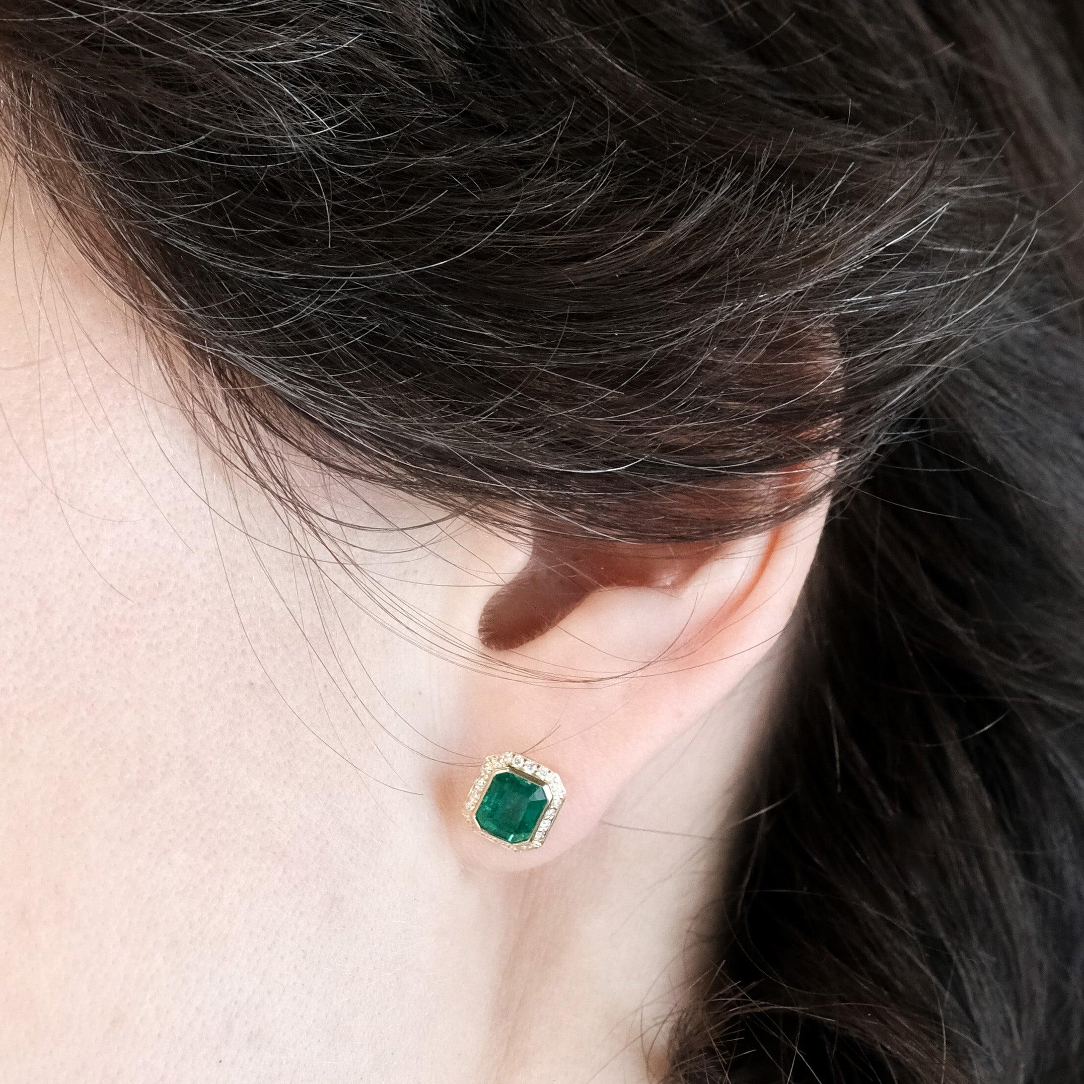 BUNDA Ohrringe aus 18 Karat Gelbgold mit 1,85 Karat Smaragden und 0,18 Karat Diamanten für Damen oder Herren