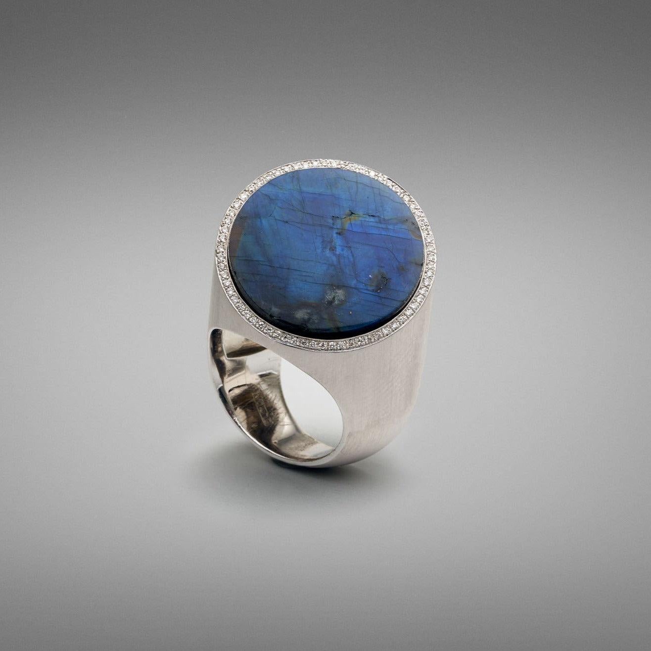 BUNDA Anillo de oro blanco de 18,66 quilates de labradorita y 0,27 quilates de diamantes en Nuevo estado para la venta en SYDNEY, AU