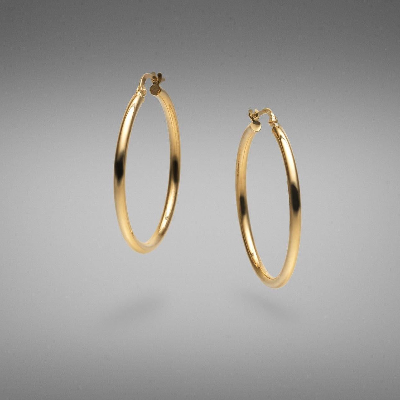 BUNDA 18k yellow gold 3.2cm Hoops In New Condition For Sale In SYDNEY, AU