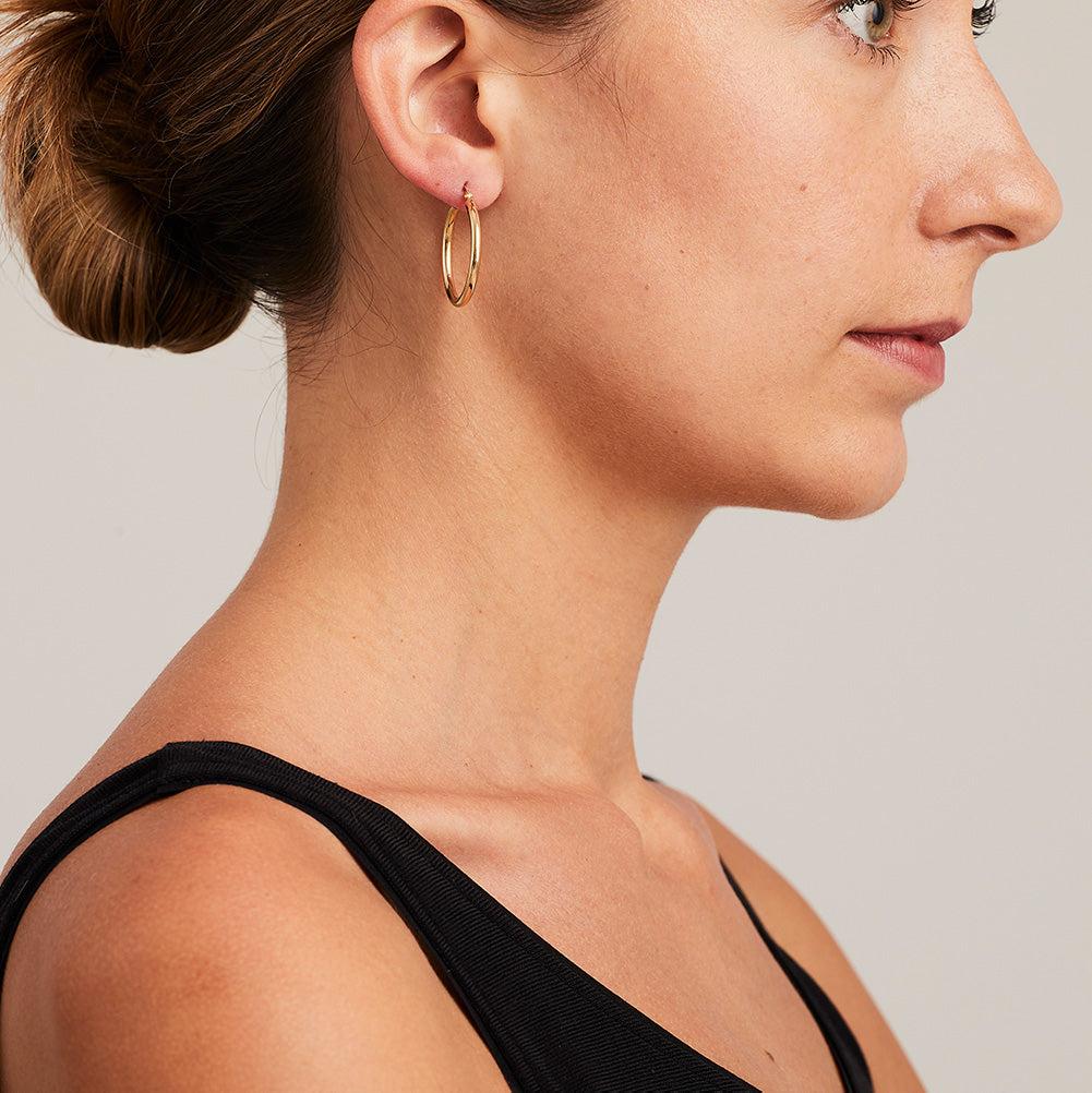 BUNDA, cercles en or jaune 18 carats - 2,1 cm Unisexe en vente