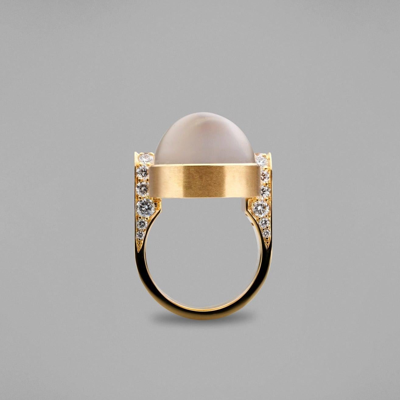 Femenino o masculino BUNDA Anillo de oro amarillo de 18 quilates con ojo de gato de 24,85 quilates y diamantes de 1,21 quilates en venta