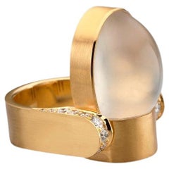 BUNDA 24.85ct Cat's eye and 1.21cts Diamonds ring in 18k yellow gold