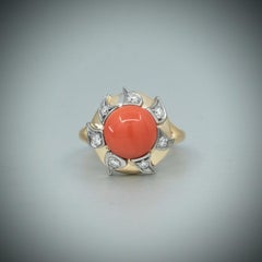 BUNDA Ring aus 18 Karat zweifarbigem Gold mit 3,39 Karat Koralle und 0,64 Diamanten