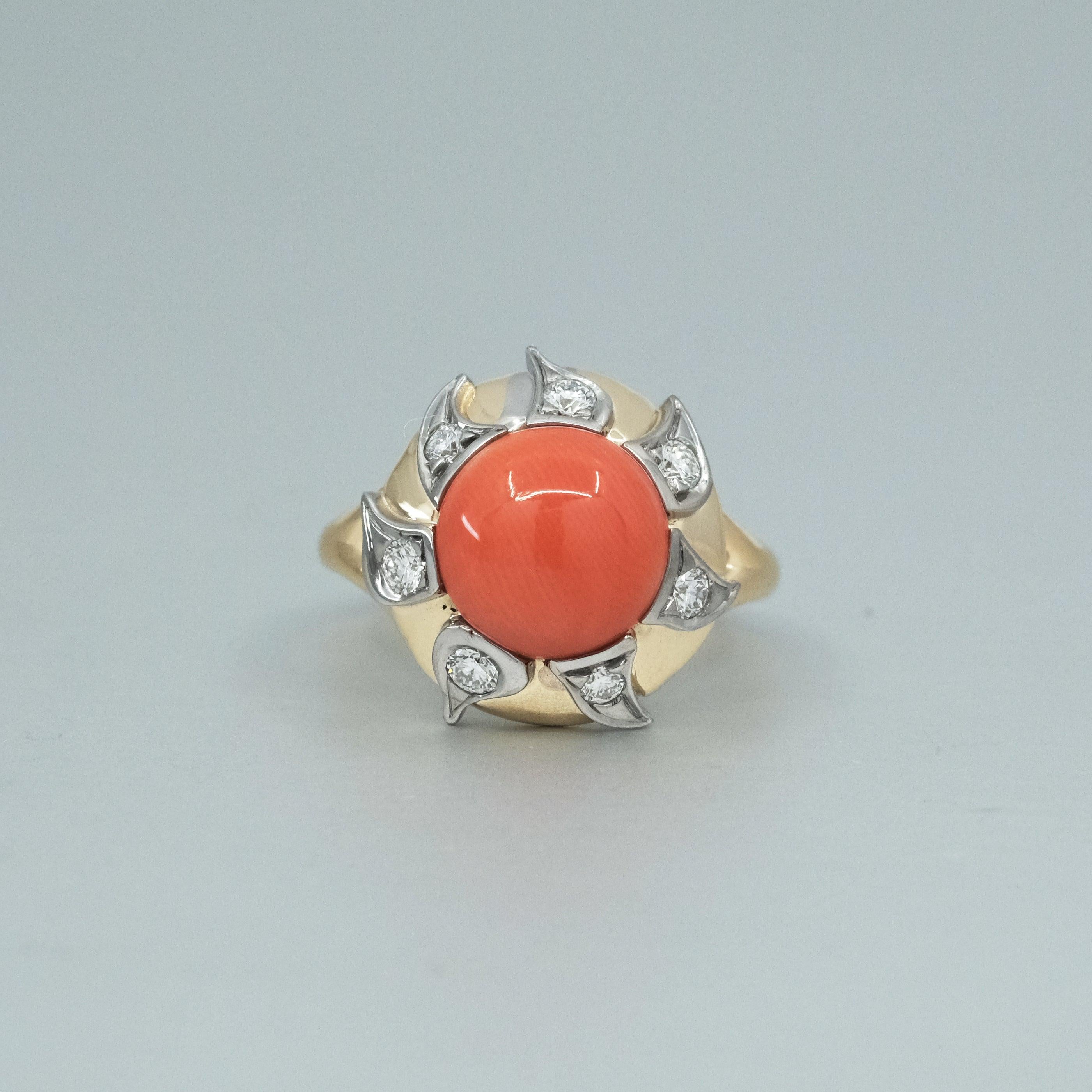 BUNDA Ring aus 18 Karat zweifarbigem Gold mit 3,39 Karat Koralle und 0,64 Diamanten im Angebot 1