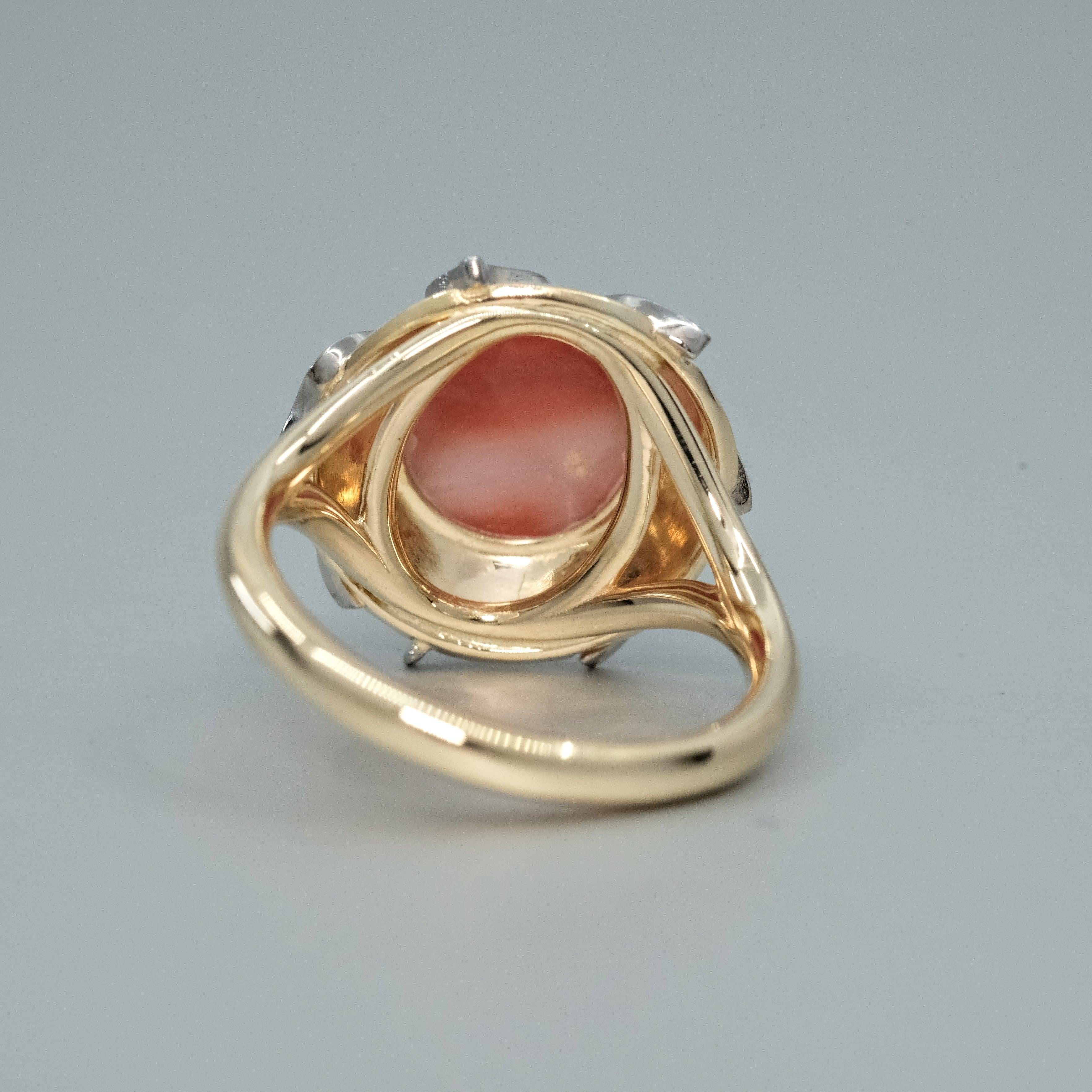 BUNDA Ring aus 18 Karat zweifarbigem Gold mit 3,39 Karat Koralle und 0,64 Diamanten im Angebot 3