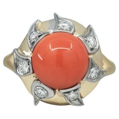 BUNDA Anillo de coral de 3,39 ct y diamantes de 0,64 en oro bicolor de 18 quilates