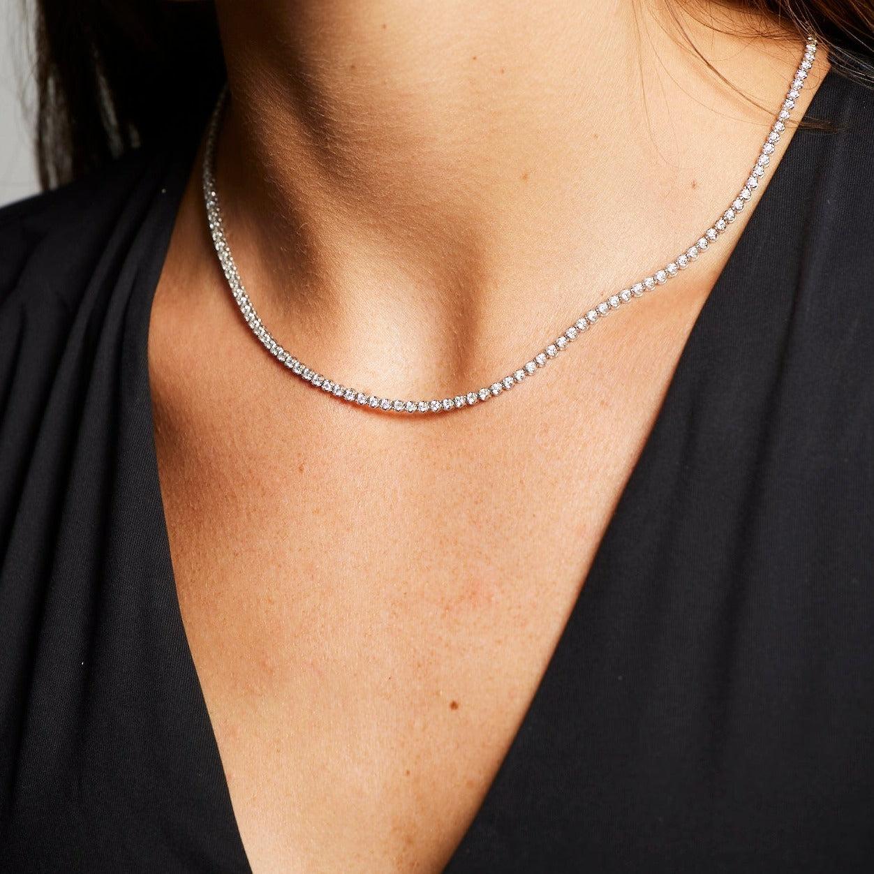 Taglio rotondo Collana BUNDA 3,46ct Dimaond in oro bianco 18k in vendita