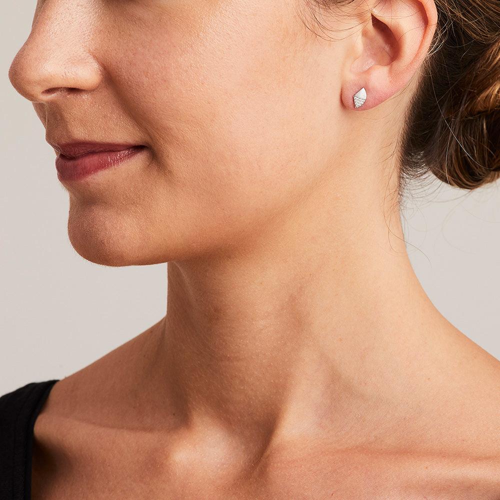 Taglio rotondo Borchie con diamante a cuneo Bunda 