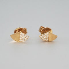 Bunda 'Apus' Wedge Diamond studs in 18k yellow gold - 0.10ct Diamonds F/VS