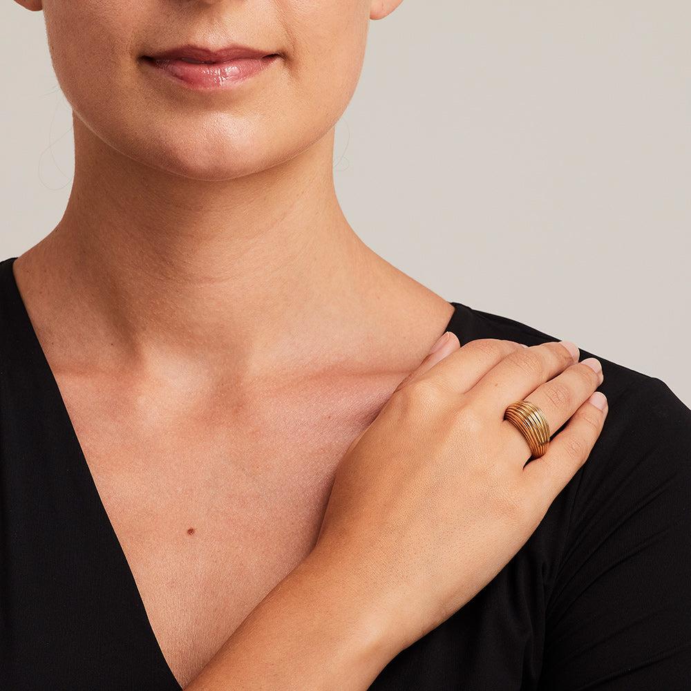 BUNDA 'Bundova' Bomb ring in 9k yellow gold - size N 1/2 For Sale 1