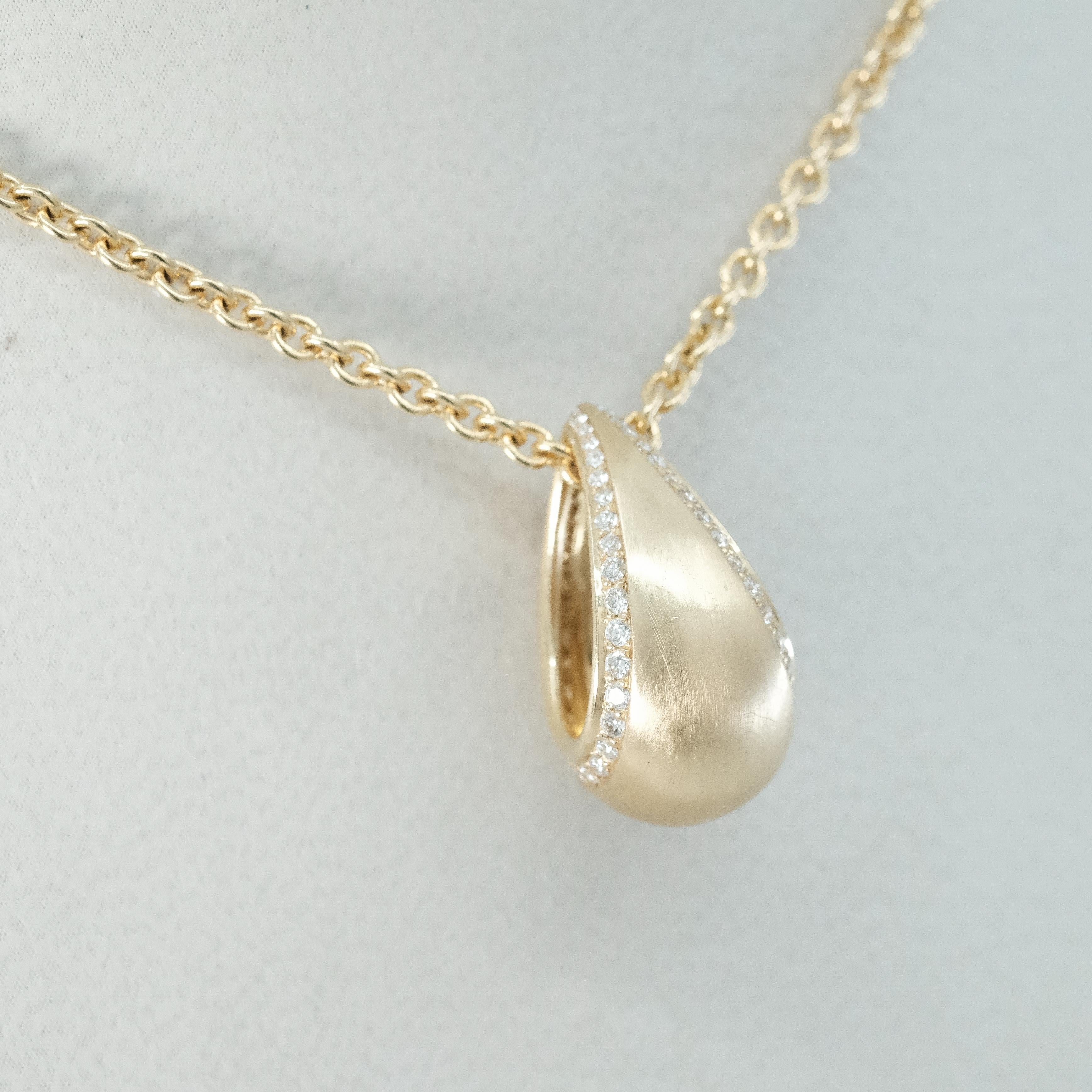 BUNDA Bundova Dimaond Necklace, 0.46ct diamonds in 18k yellow gold For Sale 1
