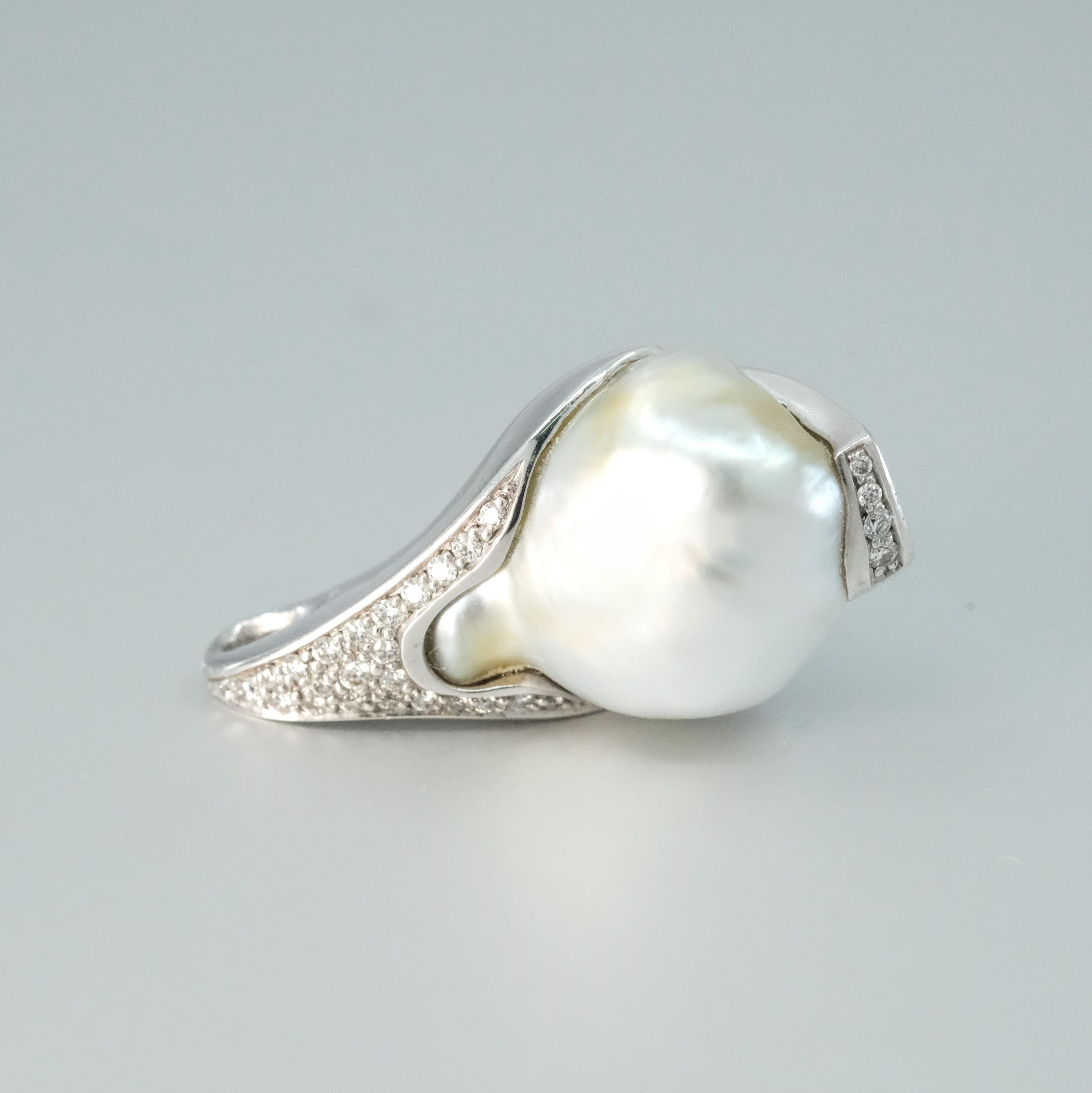 Round Cut BUNDA 'Caelum' Cultured South Sea Keshi Pearl and Diamond Pendant in 18k gold For Sale