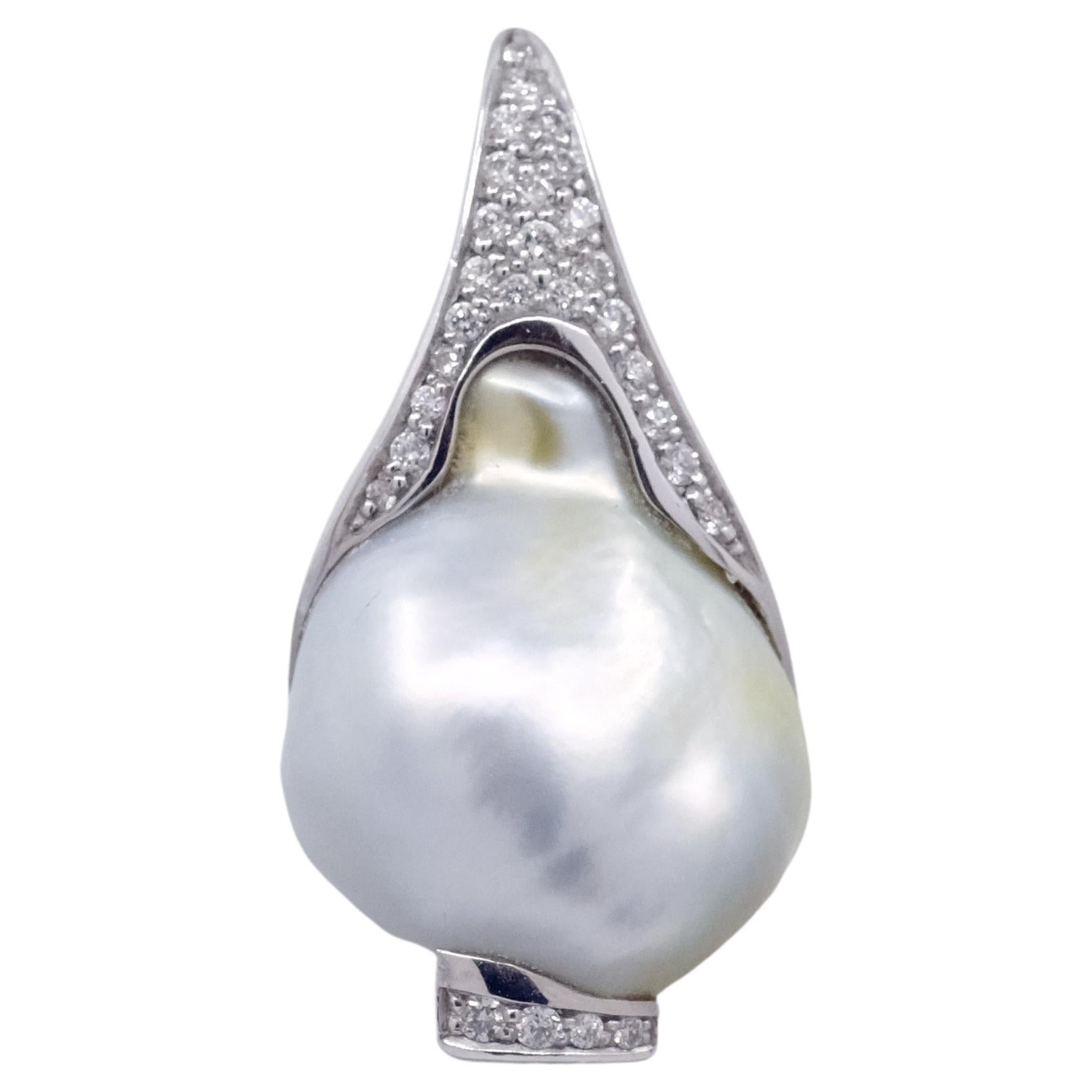 Colgante BUNDA 'Caelum' de Perla Cultivada del Mar del Sur Keshi y Diamantes en oro de 18 quilates