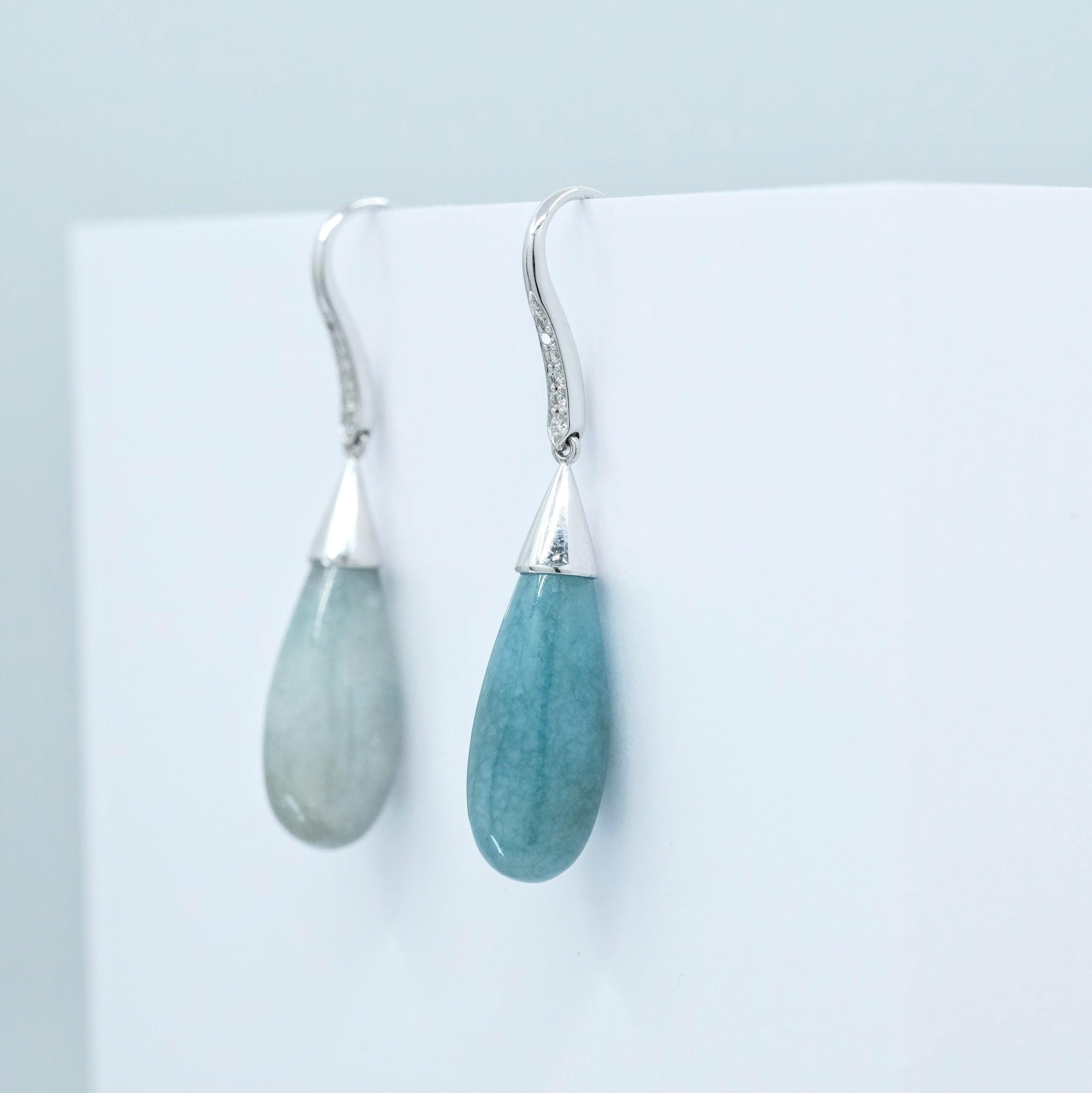 BUNDA Chalcedony Drop Earrings, with diamonds on 18k white gold In New Condition For Sale In SYDNEY, AU