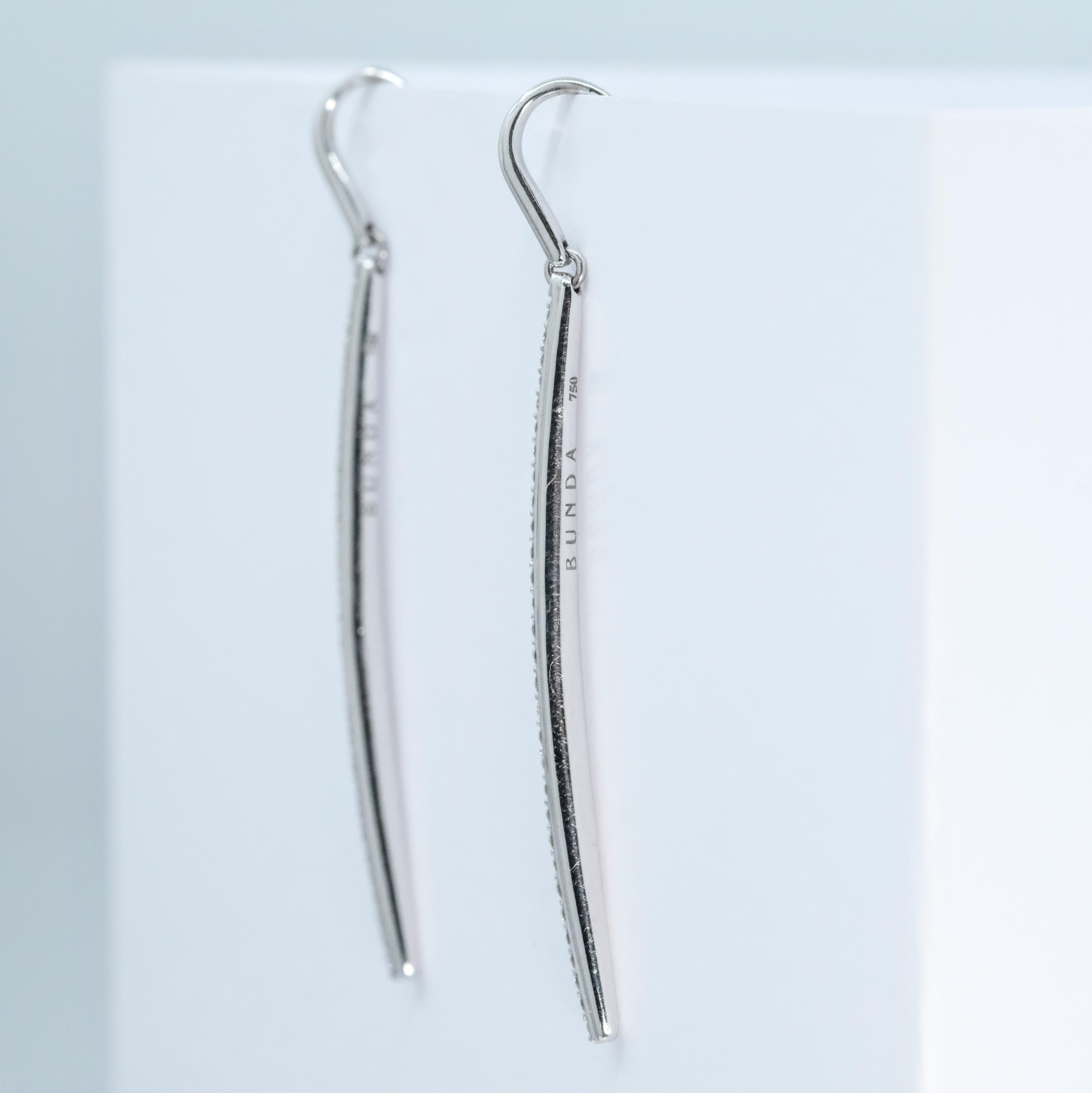 Round Cut BUNDA Diamond line earrings, 0.50ct Diamonds on 18k white gold For Sale