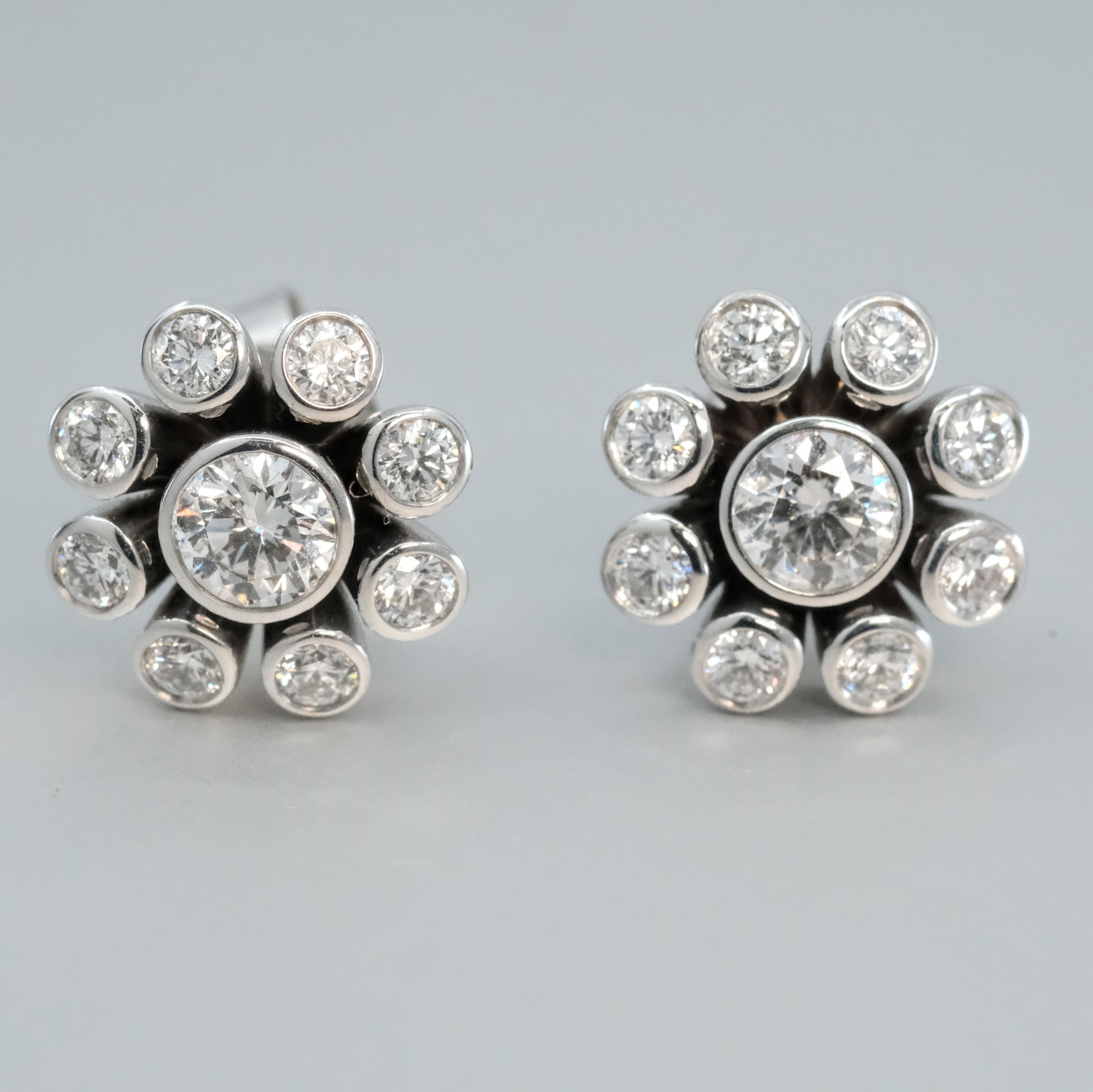 BUNDA Clous d'oreilles en or blanc 18 carats, poids total des diamants 2,11 carats Neuf - En vente à SYDNEY, AU