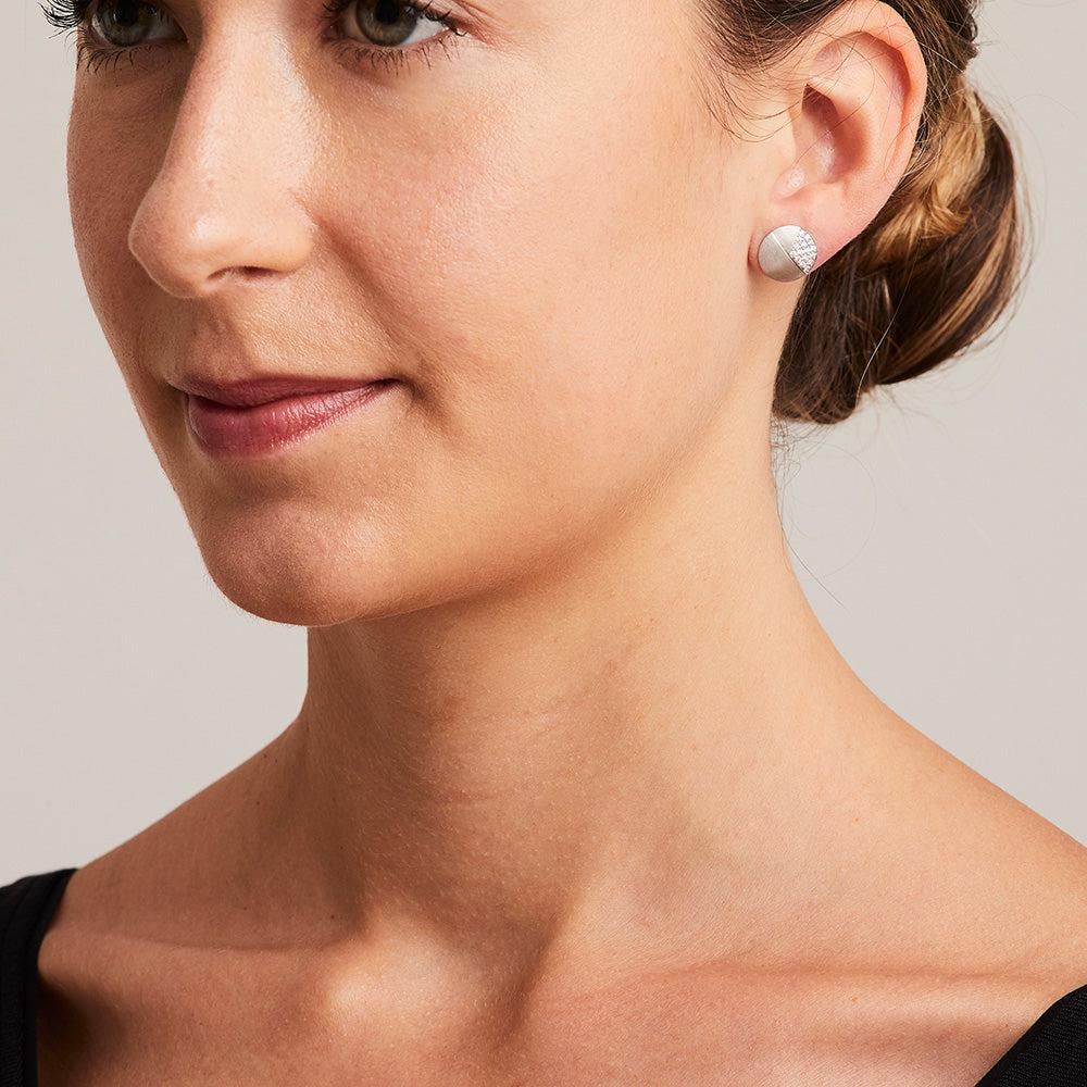 Femenino o masculino Pendientes BUNDA Disco 0,30 ct Diamante, oro blanco 18k. en venta